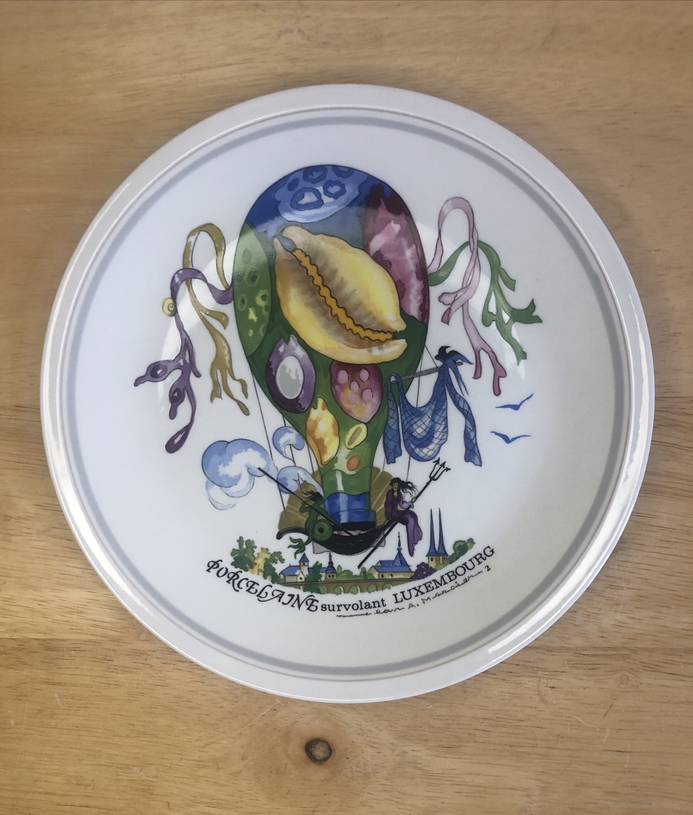 Villeroy & Boch LE BALLON Pattern Salad Plate PORCELAIN flying over Luxembourg