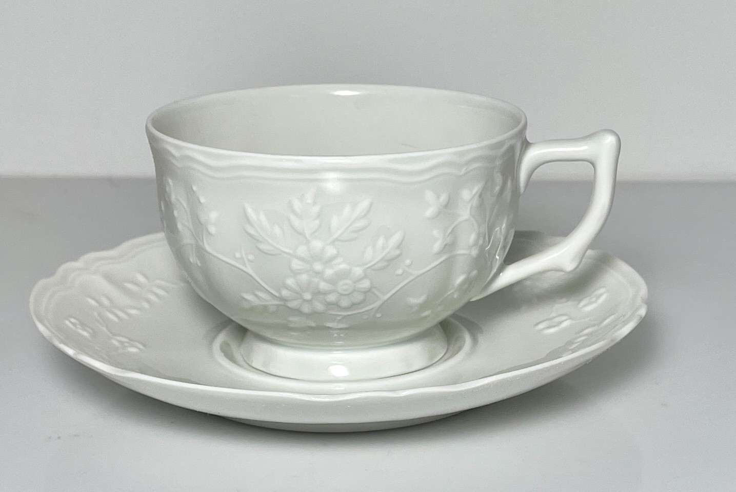 Ceralene Hawthorn Breakfast Cup and Saucer Set