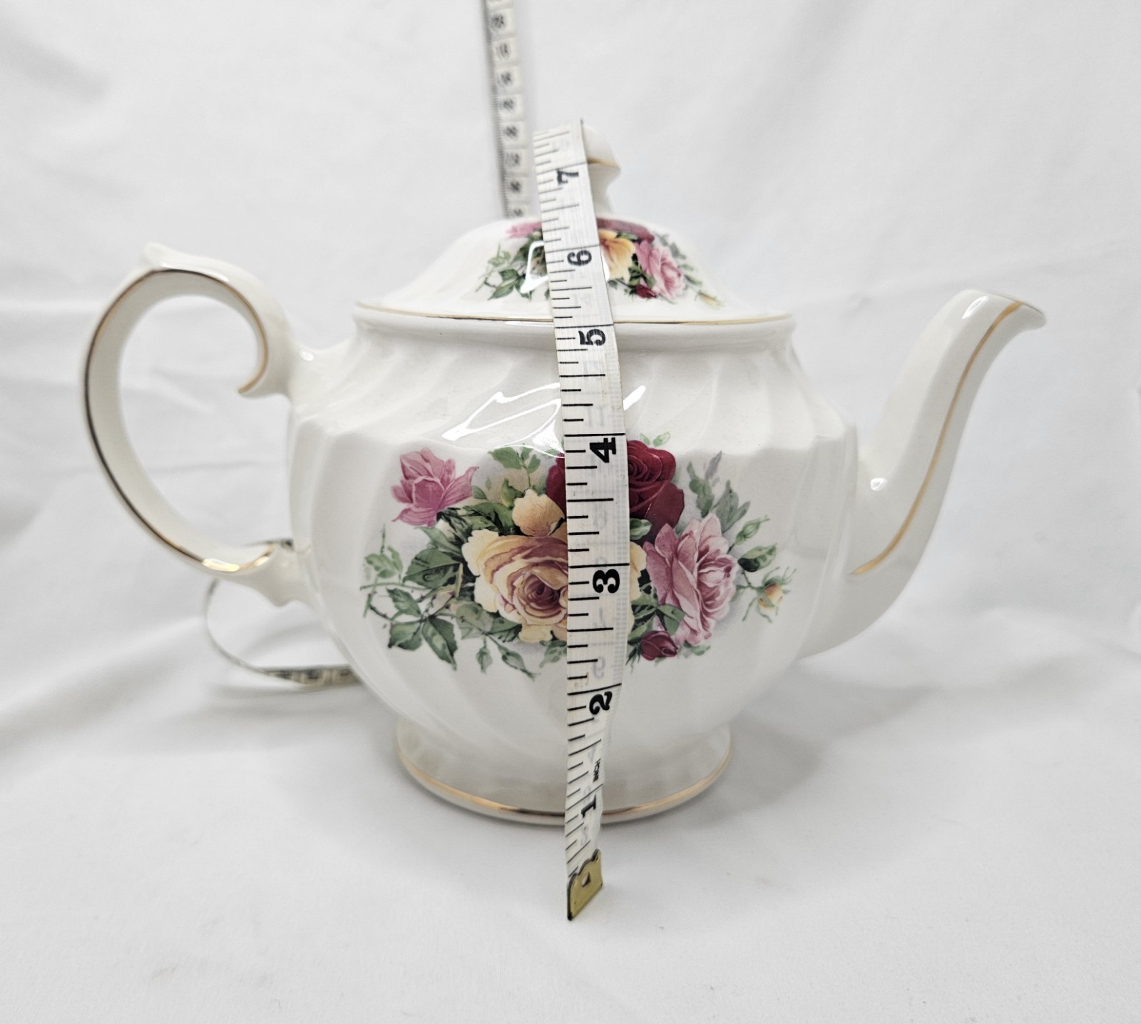 VINTAGE Windsor Bone China Swirled Pink Yellow Red Roses Teapot Made In ENGLAND