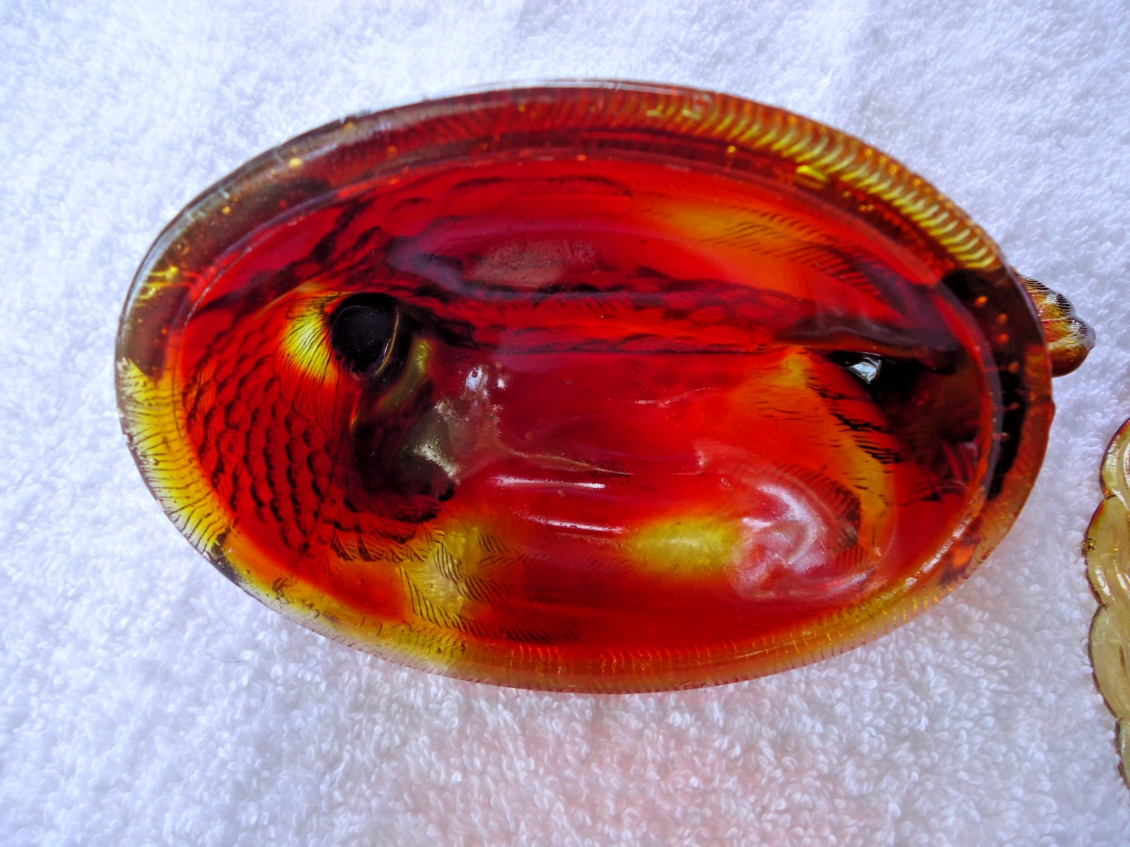 VINTAGE L.G. WRIGHT RUBY RED AMBERINA SPLIT TAIL HEN ON NEST Glows