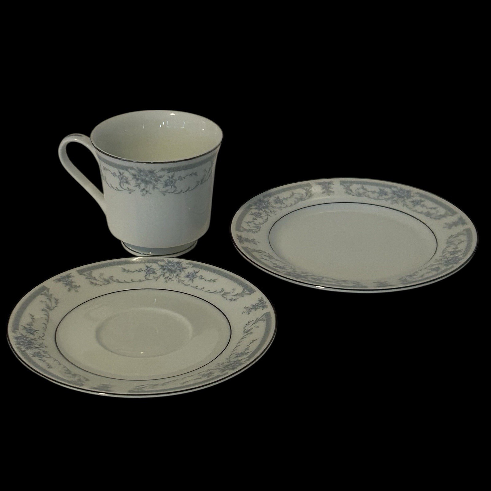 Vintage 1985 Sheffield Blue Whisper Porcelain Cup Saucer And Dessert Plate Japan