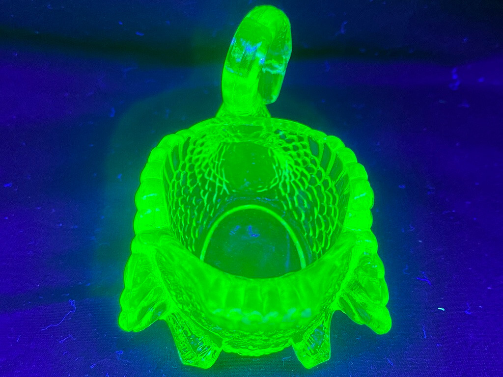 Green Vaseline uranium glass Swan / Easter eggs salt cellar dip duck dish yellow