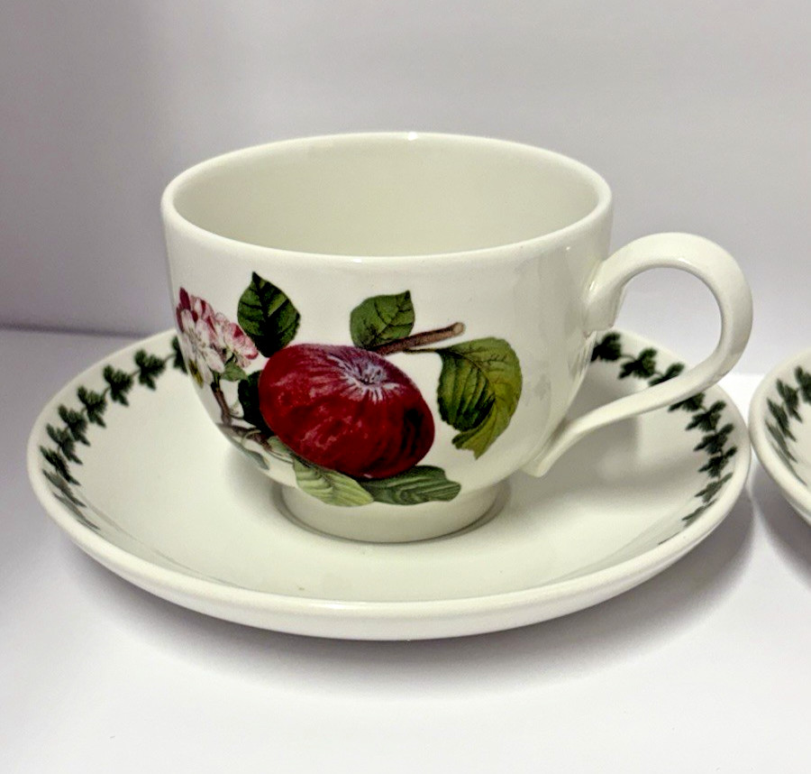 Portmeirion Pomona Traditional Footed Tea Coffee Cups & Saucers Gr Britain Set 4