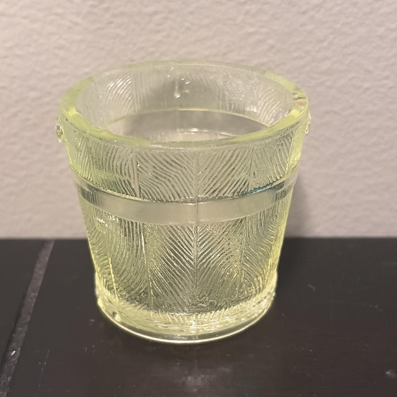 Bryce Bros Old Oaken Bucket Toothpick Holder 2″ Vaseline Uranium UV Glow EAPG