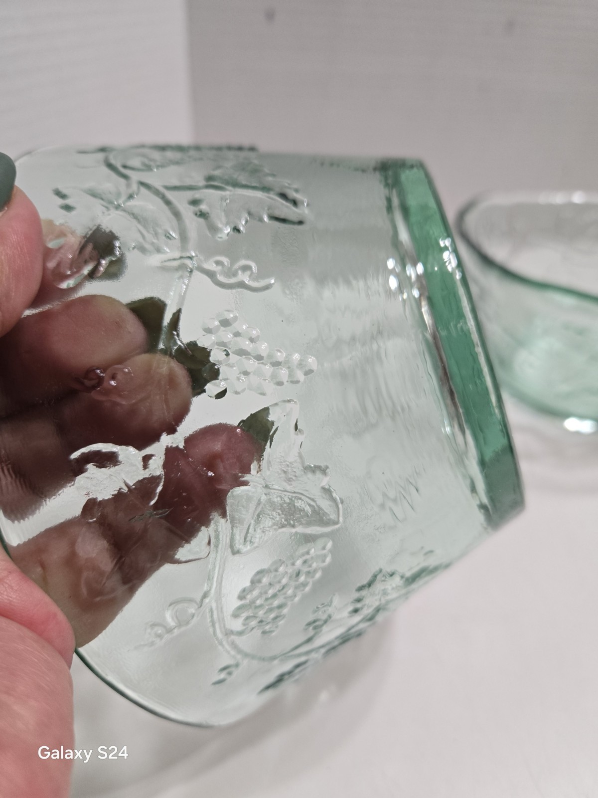 Vintage Set Of (2) RECYCLED GLASS With Raise Leaf And Grapevine Pattern Bowls