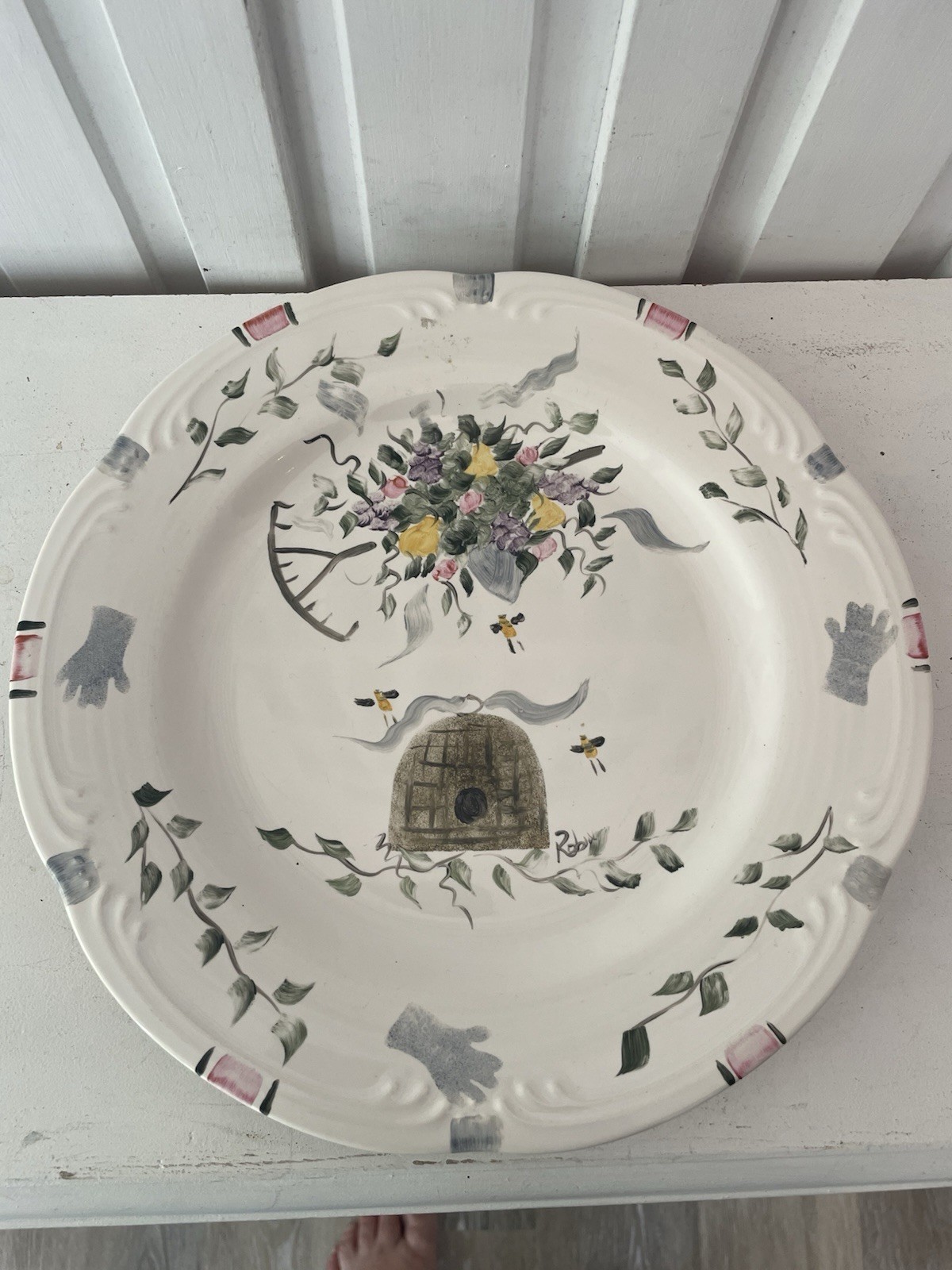 Pfaltzgraff hand painted dinner plate, honey bee hive. floral, signed by artists