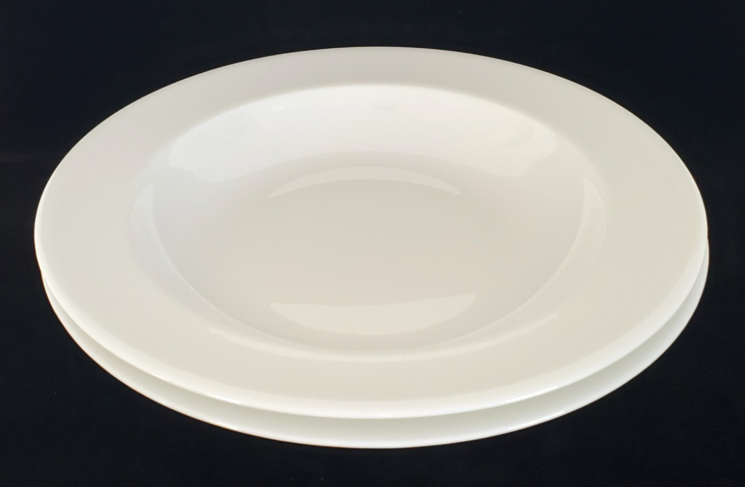(2) WEDGWOOD BONE CHINA GRAND GOURMET WHITE 11 1/8″ INDIVIDUAL PASTA BOWLS