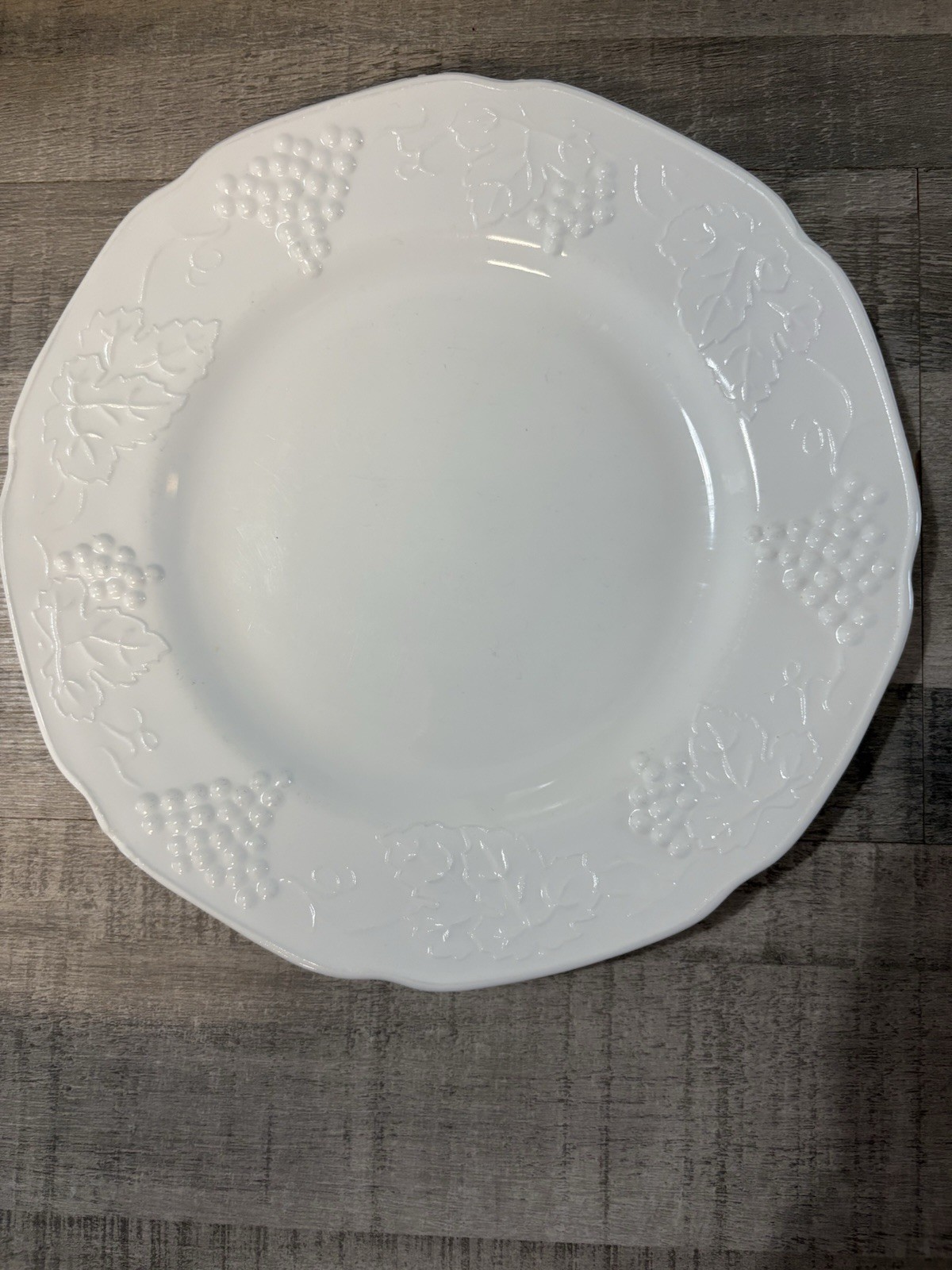 Set of 2 Indiana Glass Colony Harvest Milk Glass Dinner Plates Grape Vine