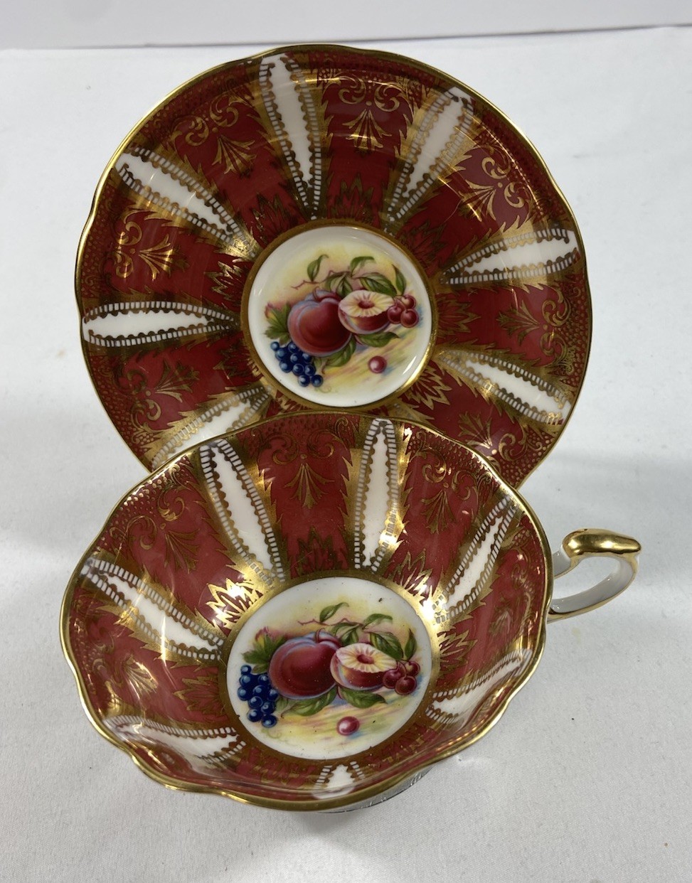Paragon Red Rust & Gold Her Majesty’s Cup & Saucer FRUIT Pattern~England