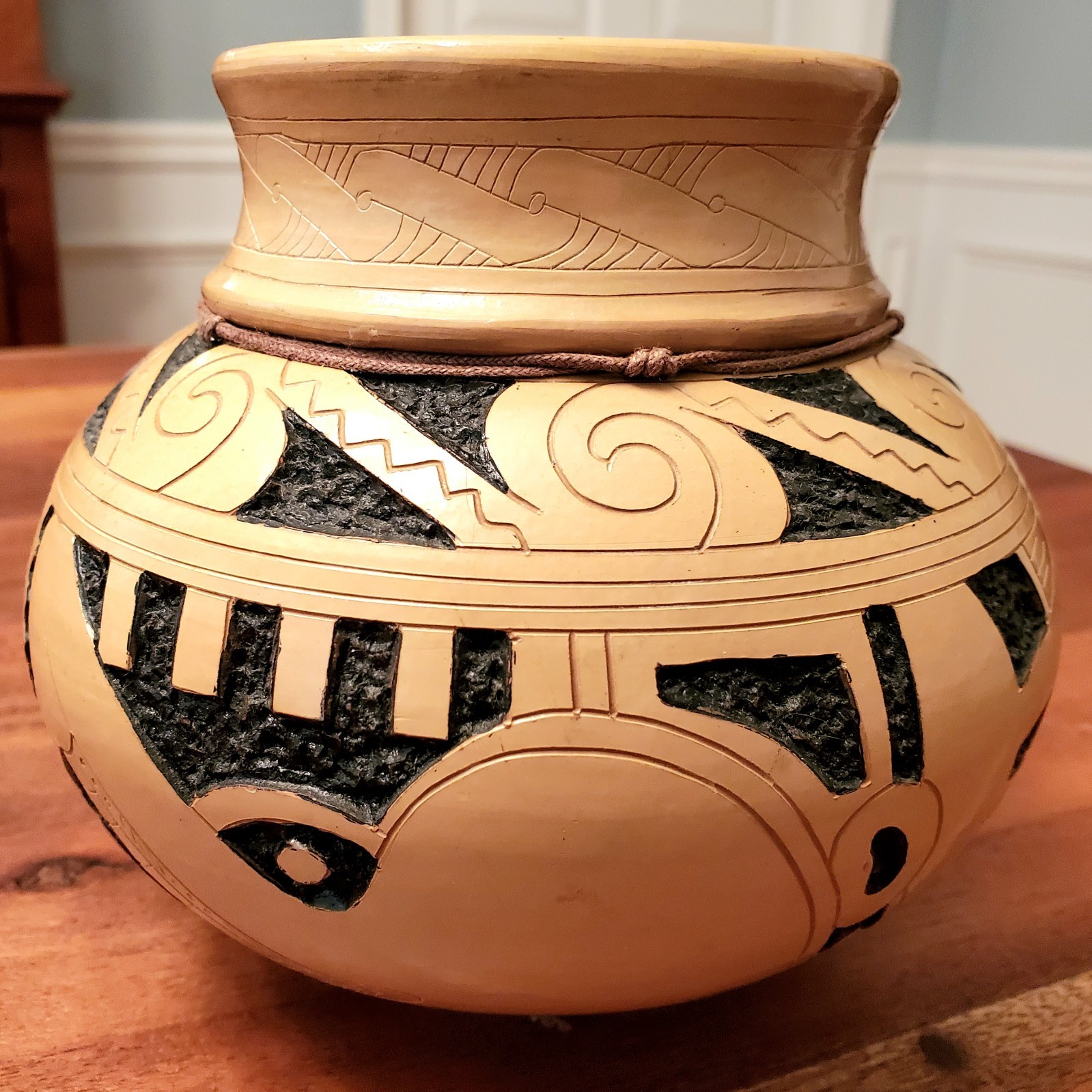 Southwest Ceramic Pottery Jar 5.5″ Geometric Design