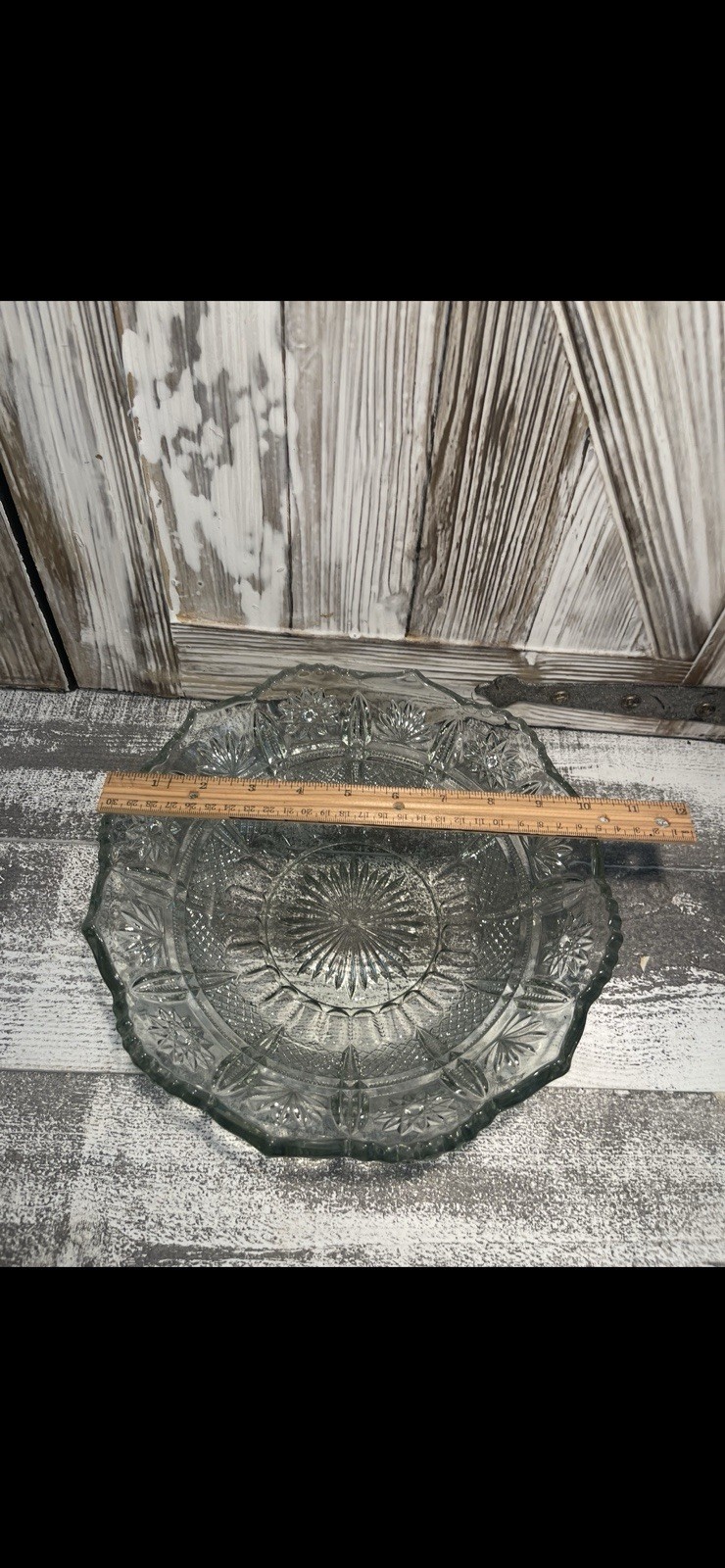 Large Vintage Clear Pressed Glass Starburst Center Piece Bowl 10” Mid -Century