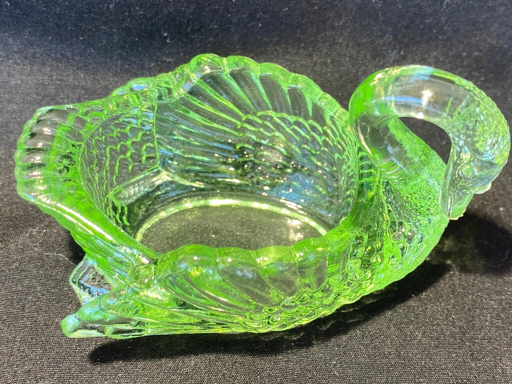 Green Vaseline uranium glass Swan / Easter eggs salt cellar dip duck dish yellow