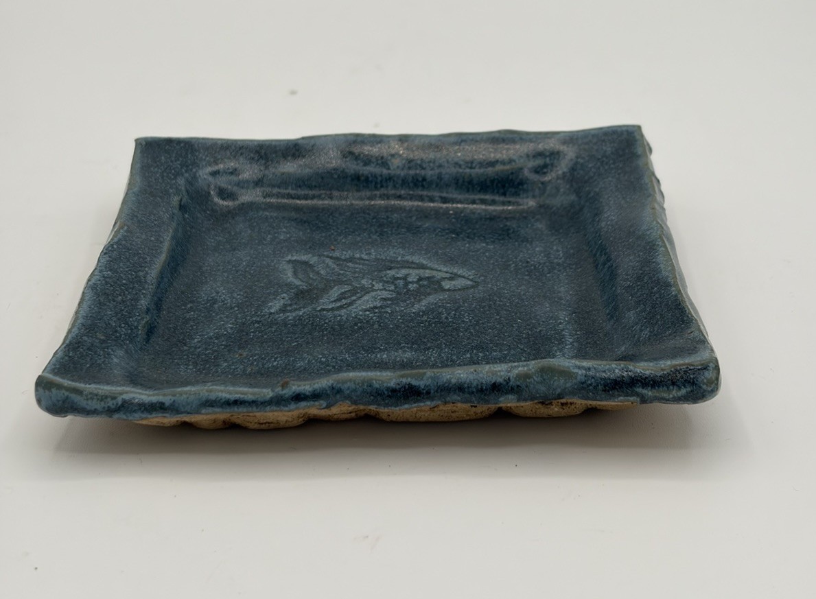 Beta Fish Tropical Blue Primitive Studio Art Pottery Trinket Dish 4.5” DM