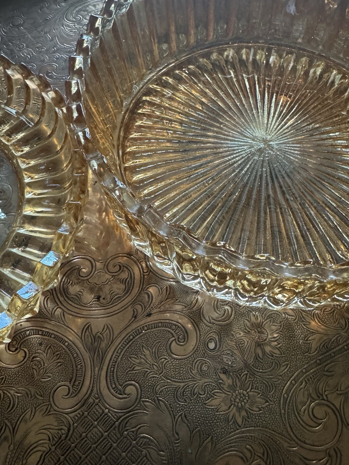 Jeannette Marigold Rose Vintage Carnival Glass Powder Trinket Dish with Lid 5.5″