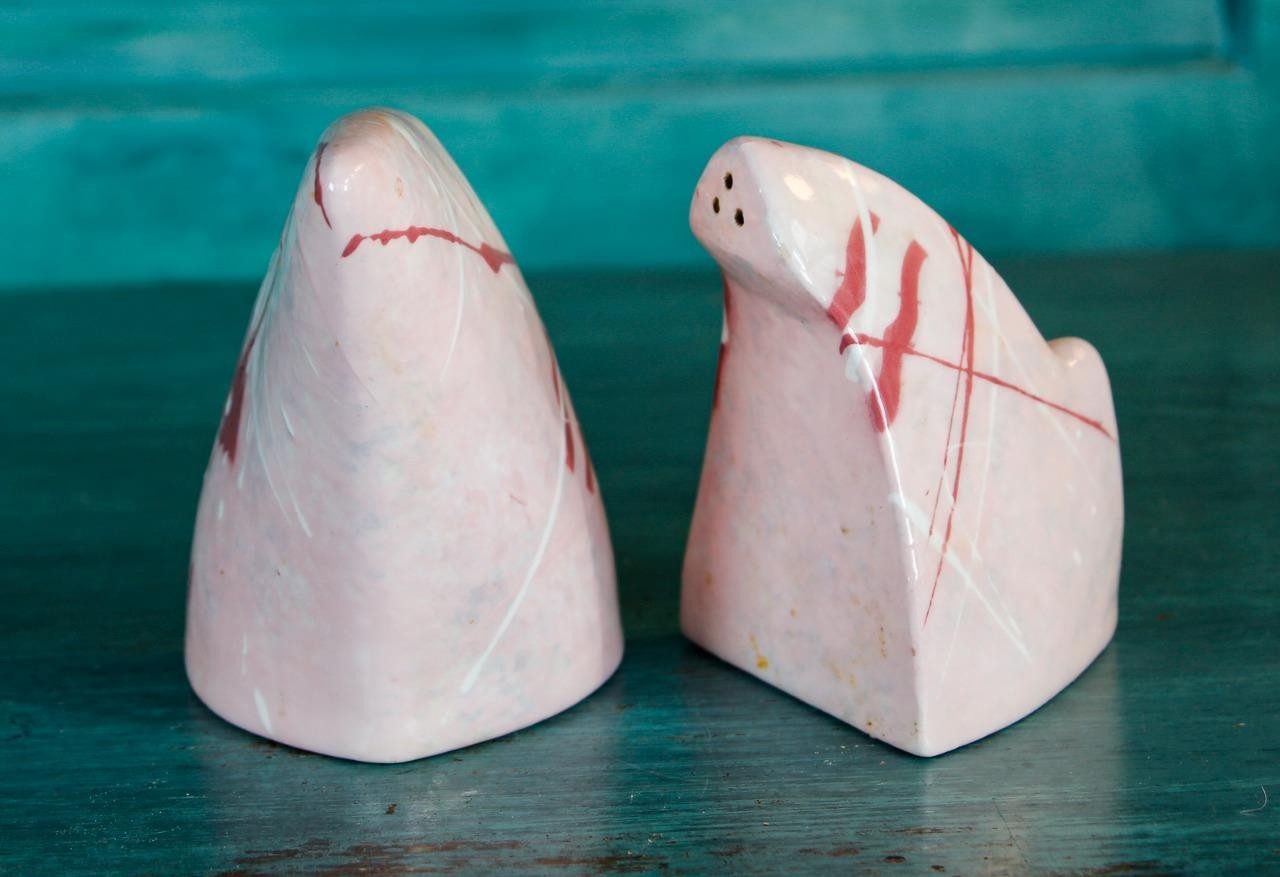 Set/2 Vintage Art Pottery Asymmetrical Fitted Pink Splatter Salt Pepper Shakers