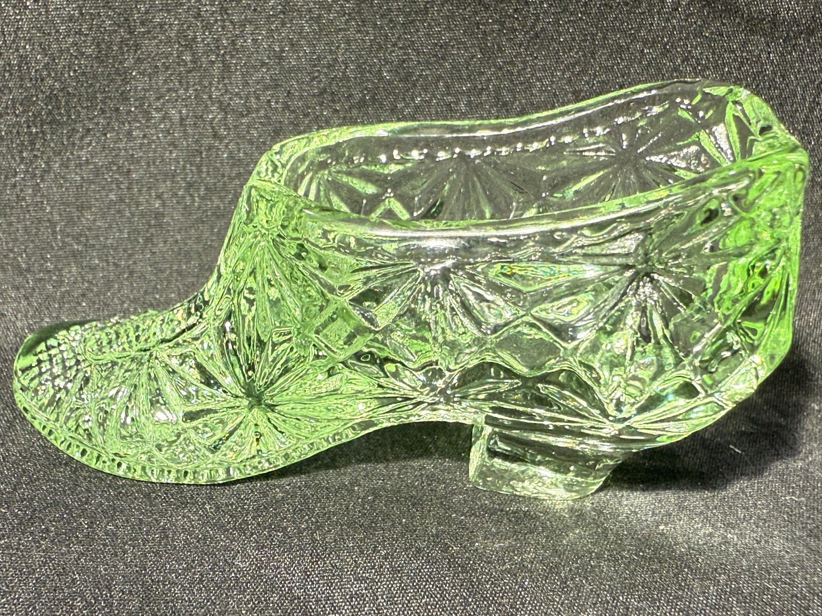 Green Vaseline glass floral shoe slipper boot uranium daisy & button pattern art