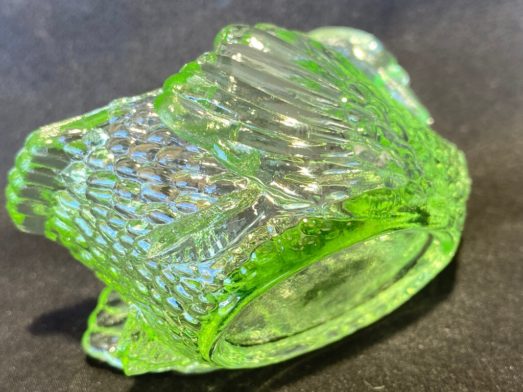 Green Vaseline uranium glass Swan / Easter eggs salt cellar dip duck dish yellow
