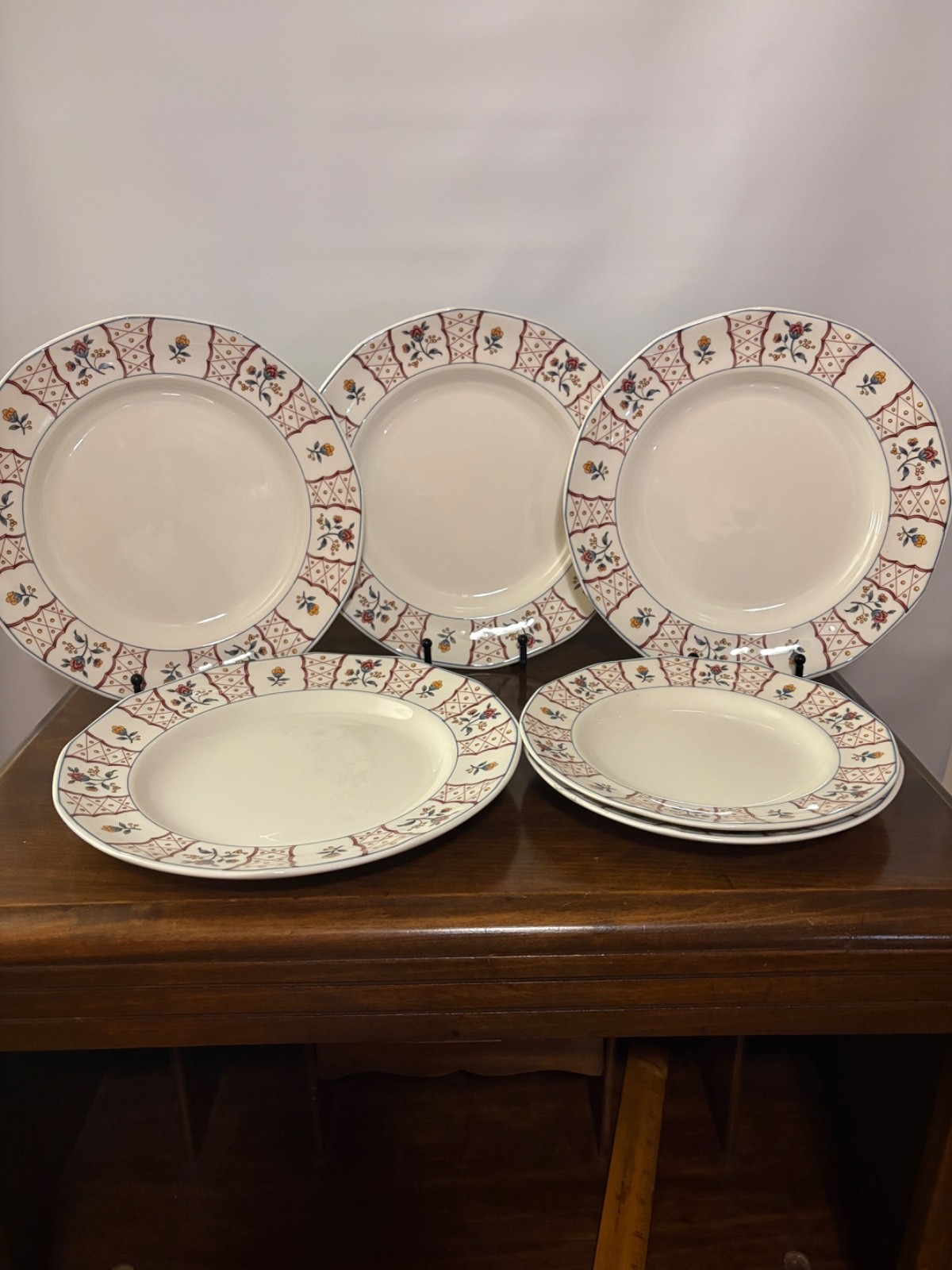 6 Dishes – Adams English Ironstone Anita Pattern 4 Dinner & 2 Salad Plates