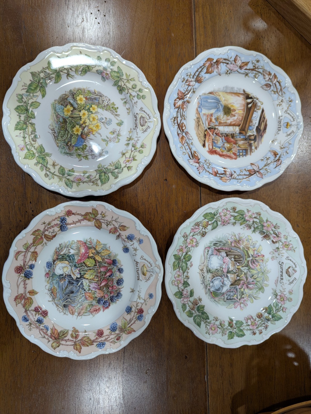 Set of 4 ROYAL DOULTON BRAMBLY HEDGE All 4 SEASONS PLATES 8″ by Jill Barklem
