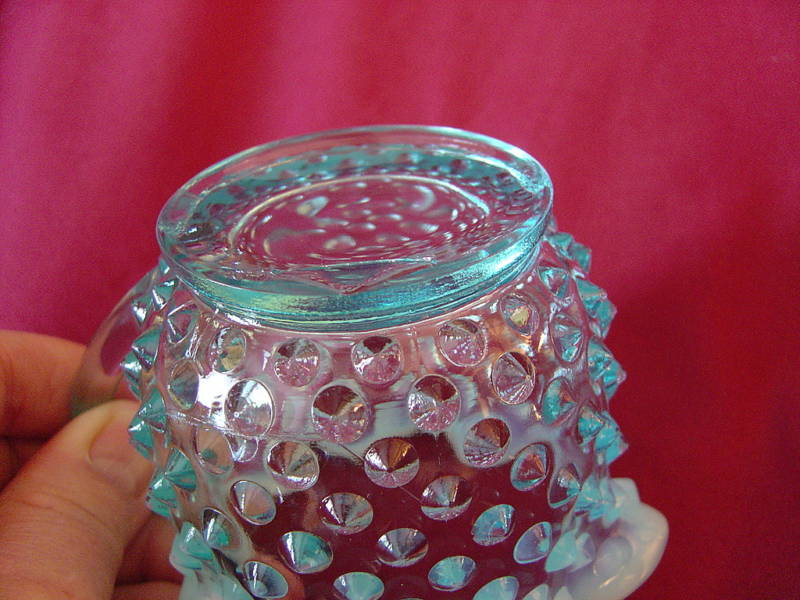 VINTAGE FENTON ART GLASS SUGAR CREAMER BLUE OPALESCENT HOBNAIL 2 PIECE SET