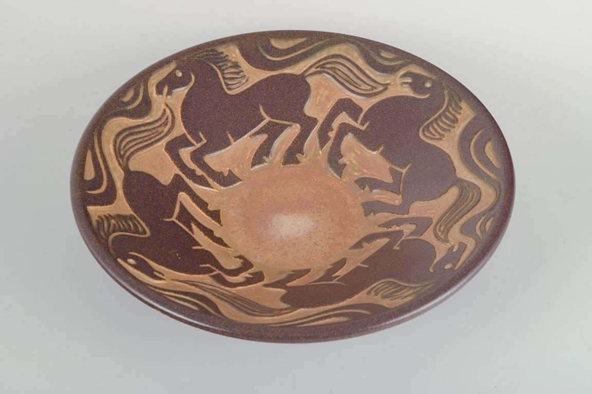 Michael Andersen, Bornholm, Denmark. Large round stoneware bowl. 1960s/70s.