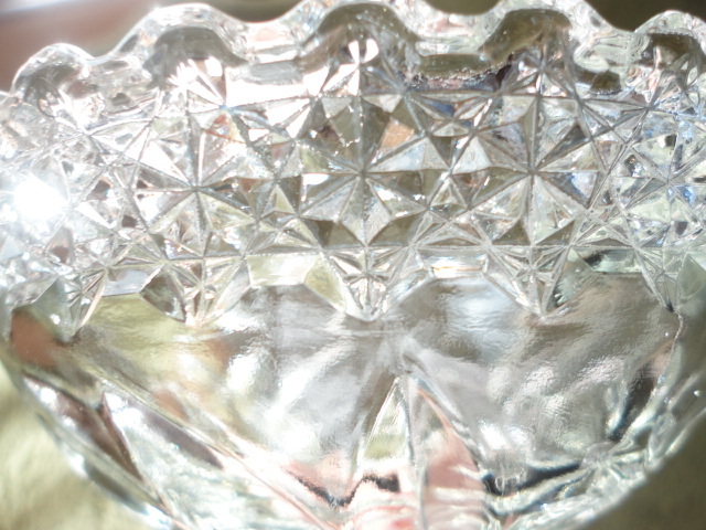 US Glass Co Floral & Diamond Pedestal Bowl Compote 5-1/2 in tall Vintage