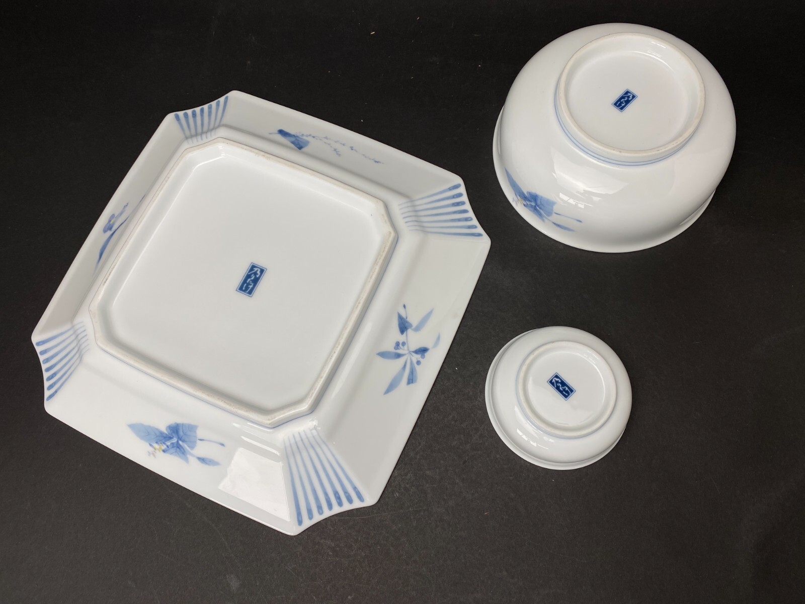 Japan Noritake Dinnerware set of 3 pcs. Setting Blue & White Flowers Plate&Bowls
