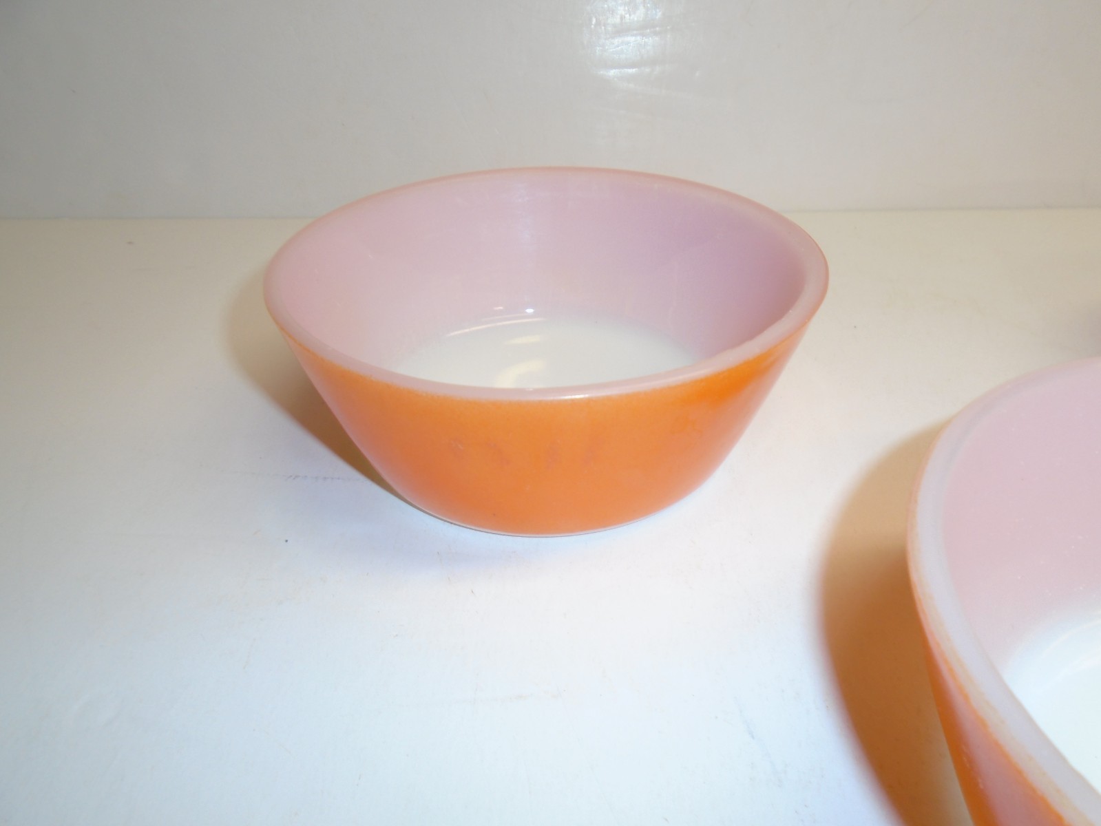 Vintage FEDERAL (5″) ORANGE GLASS BOWLS – Matched set of five (5) – PRISTINE!