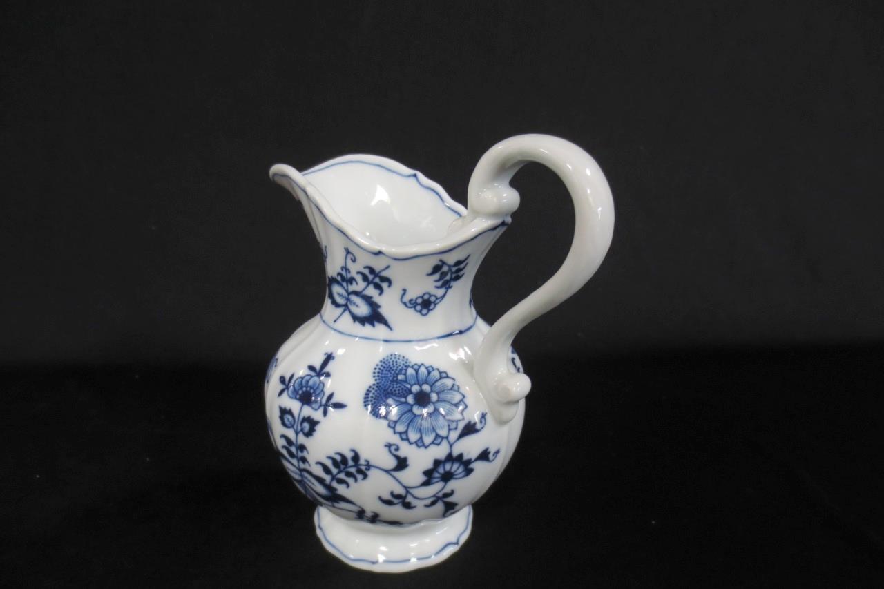 Blue Danube Blue Onion w/ Ribbon Banner – Sm. Pitcher 6-1/4″ + 3 Ashtrays 3-5/8″