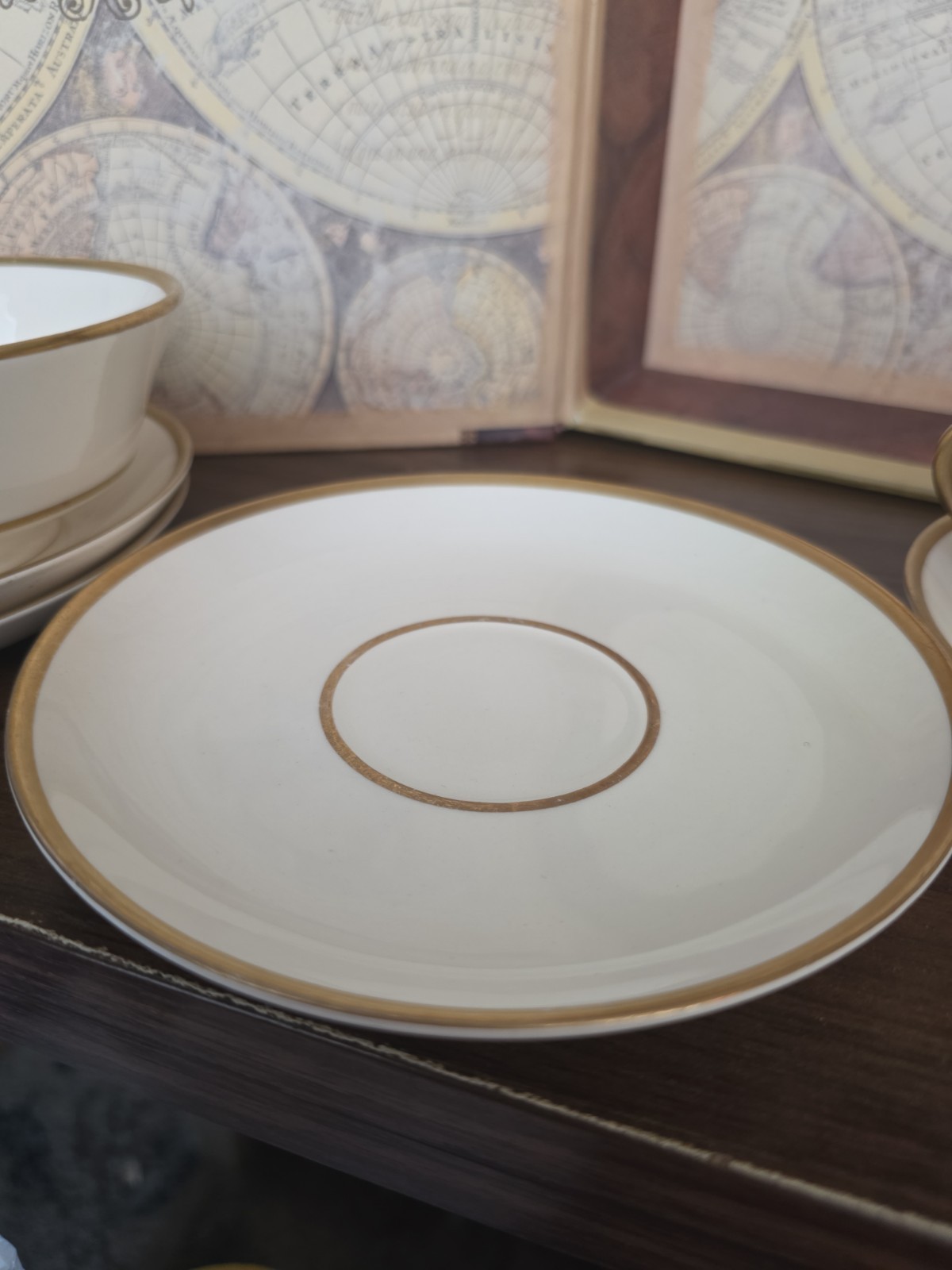 Vintage Gold and cream 4) Cream Soup Bowls, 5 in (4) Cream Soup Saucers, 6in
