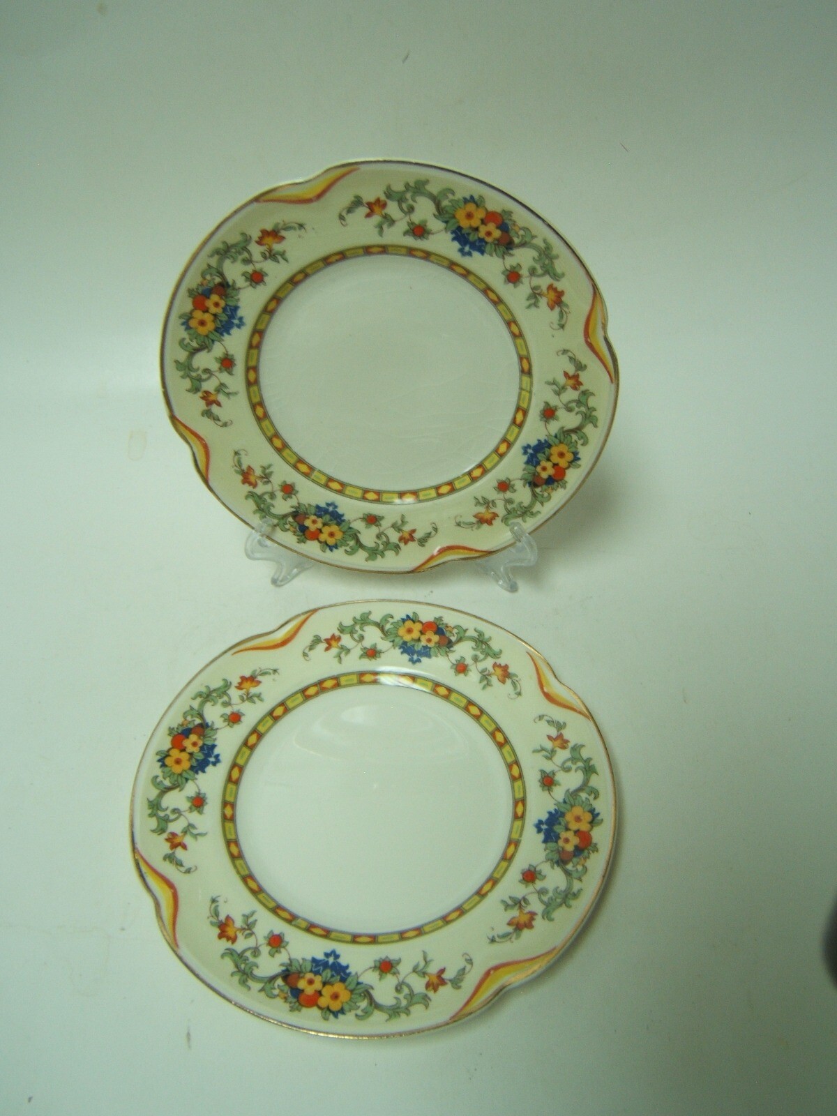 Johnson Brothers “Acton” Lot of 2 Bread Plates 6 1/4″ Diameter Very Good Pareek