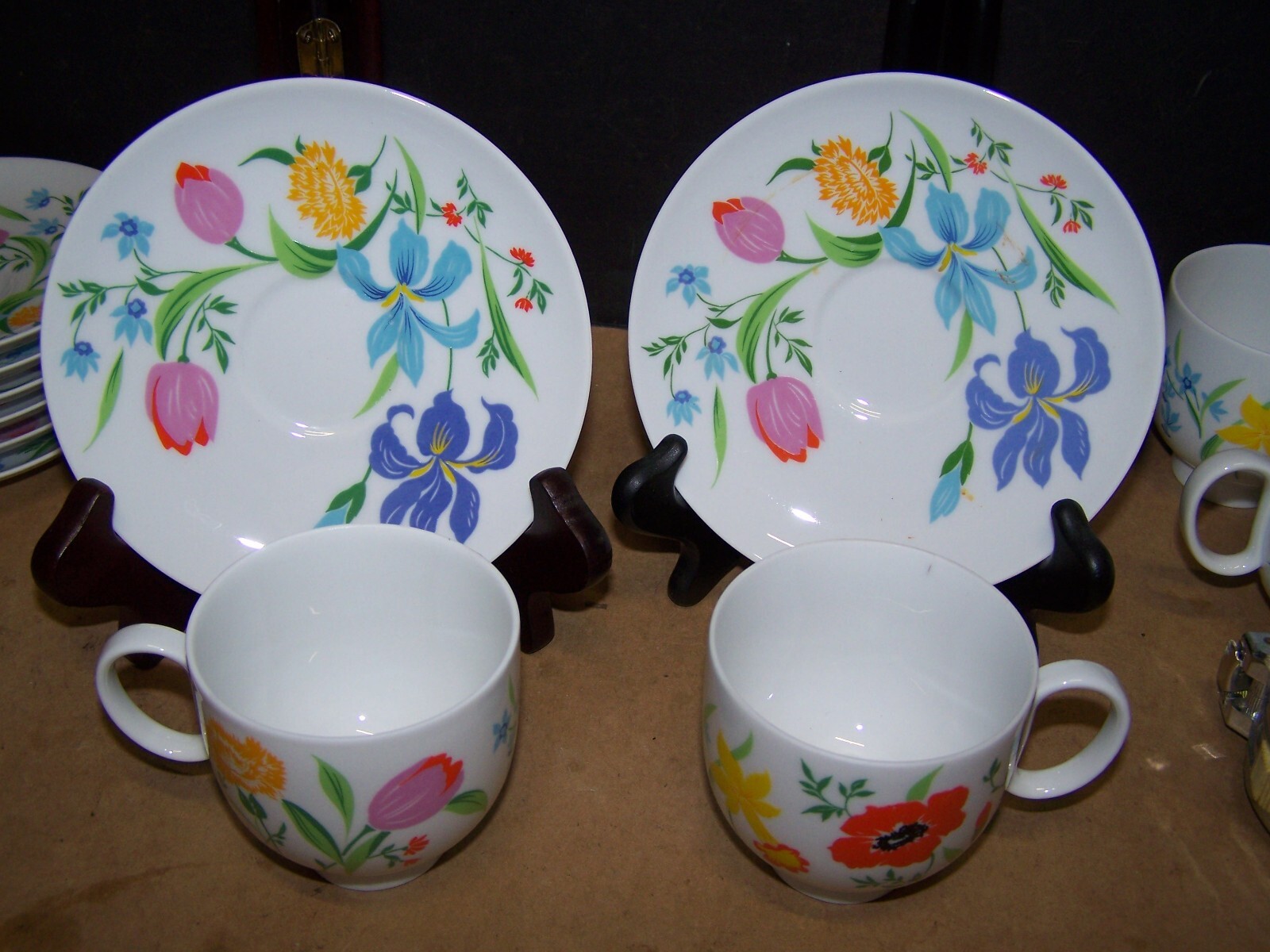 2 cups and 2 saucers PRIMAVERA~HEINRICH H & C SELB Bavaria Germany ~FLORAL