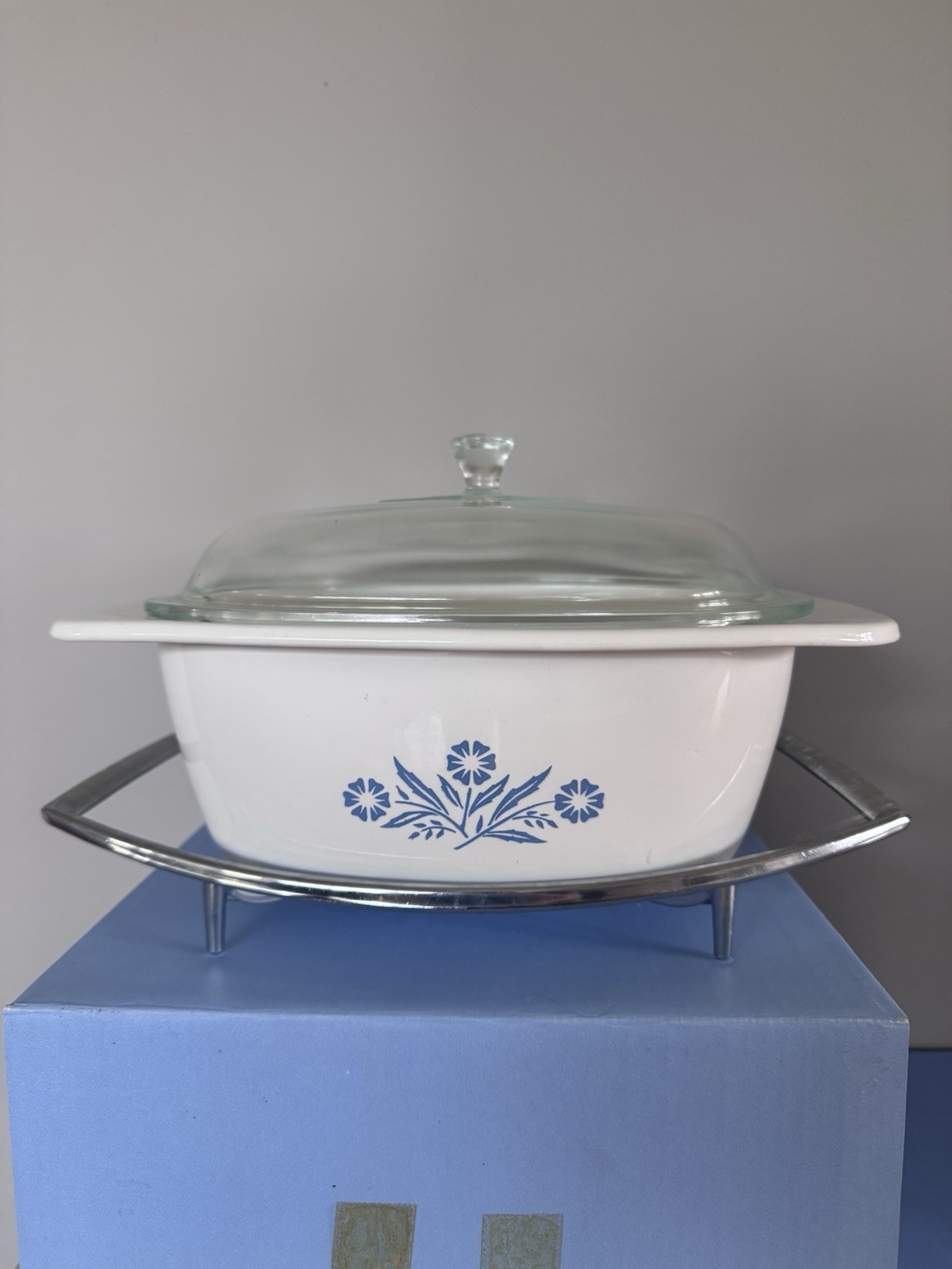 VTG Corning Ware P-34-B Cornflower Blue 4 Qt Dutch Oven w/ Lid and Trivet