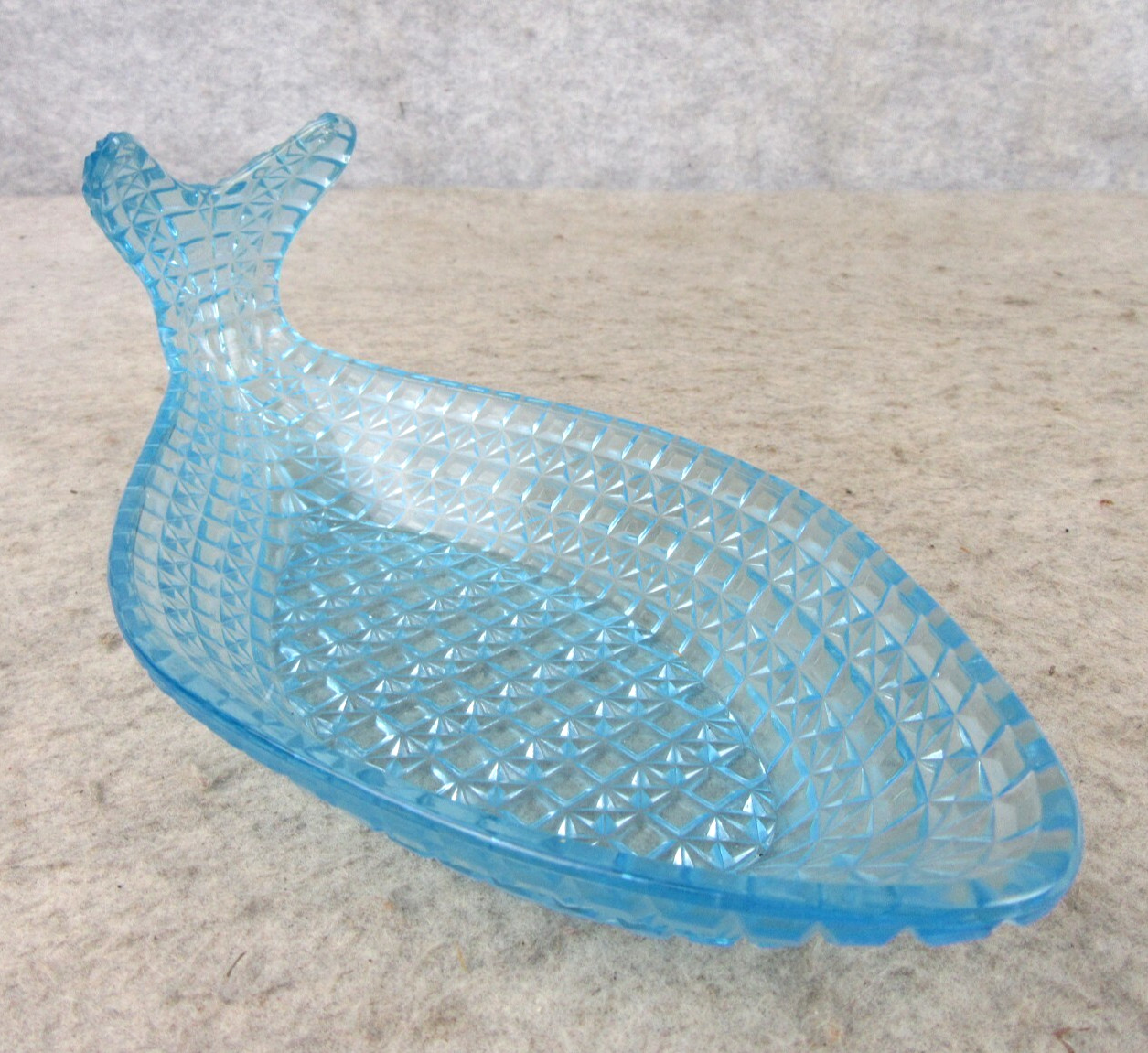 Rare Bryce Brothers Orion Cathedral EAPG Blue Whale / Fish Pickle Relish Dish