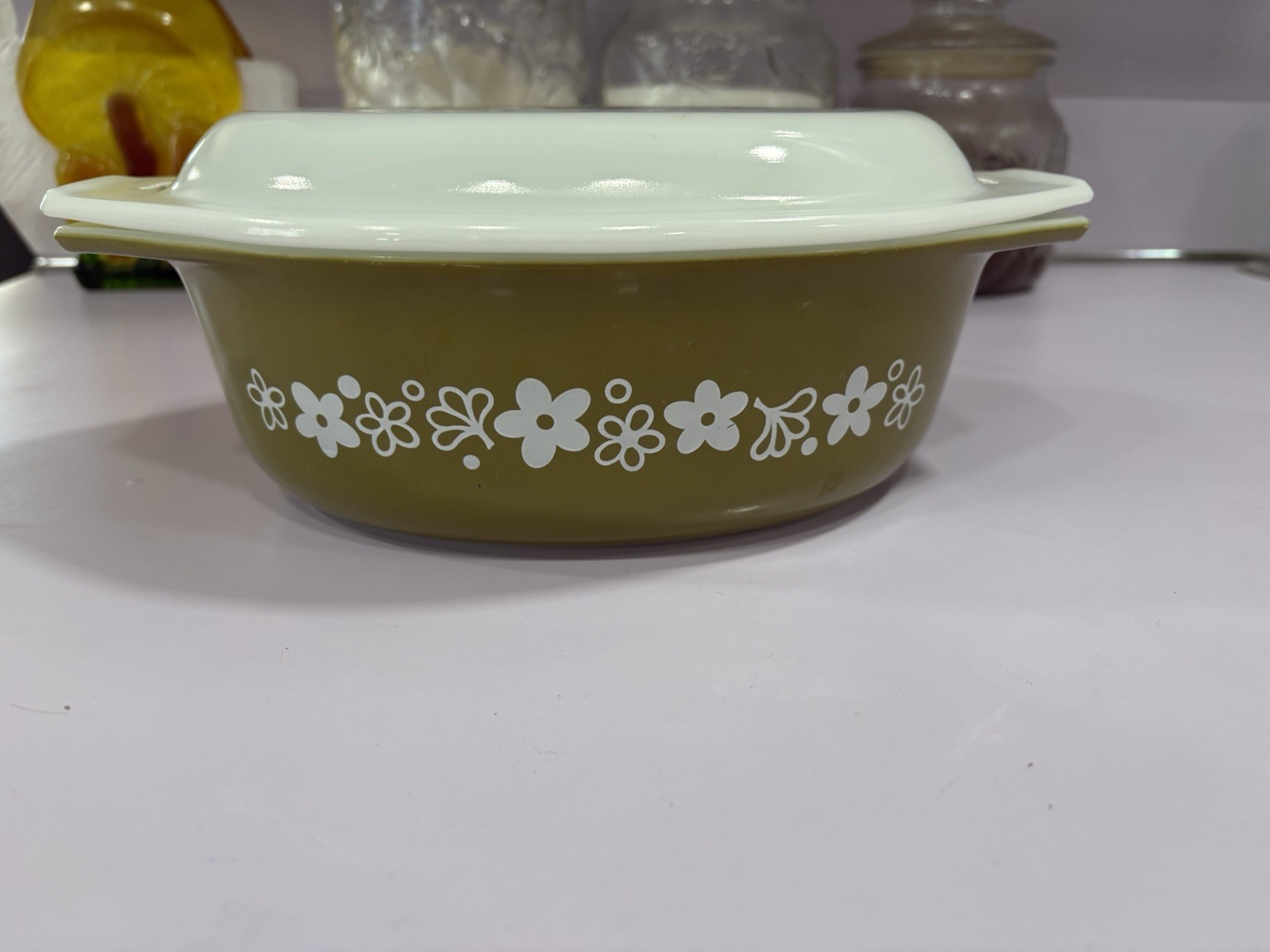 VTG PYREX Oval Casserole w/ Lid Avocado SPRING BLOSSOM CRAZY DAISY 1 1/2 QT 043