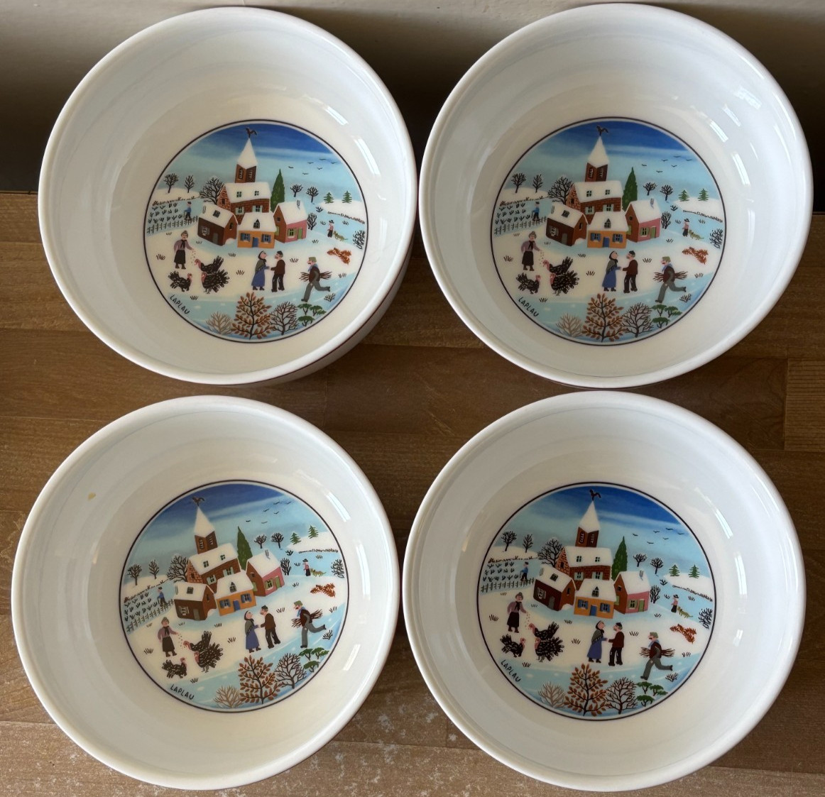 Villeroy & Boch Design Naif Christmas Set of 4 Cereal or Pudding Bowls