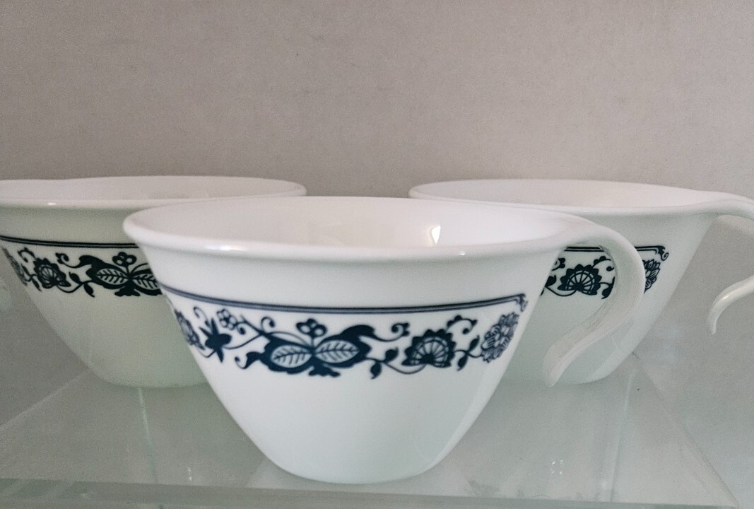 Corelle Old Town Blue Onion Hook Handle Coffee Tea Cups 8 available
