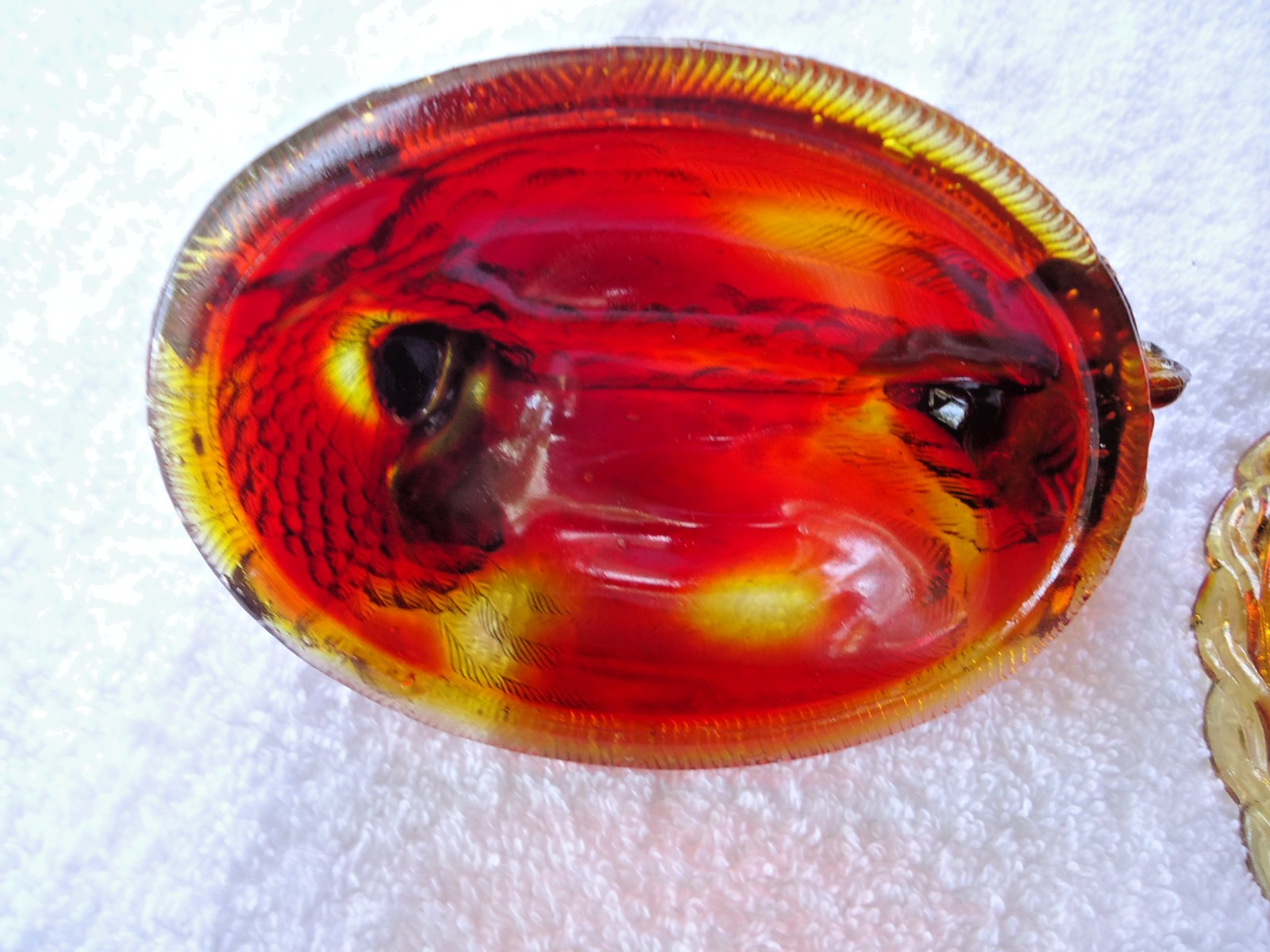 VINTAGE L.G. WRIGHT RUBY RED AMBERINA SPLIT TAIL HEN ON NEST Glows