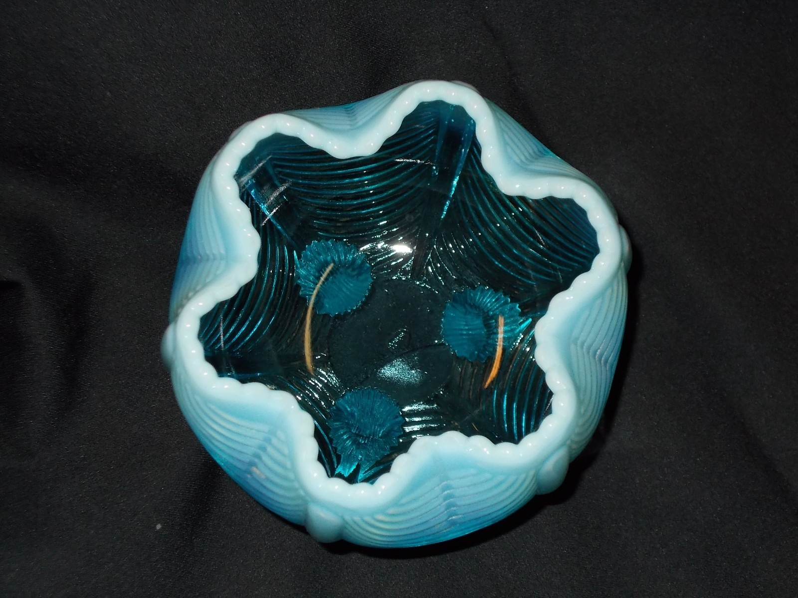 Vintage Rare Blue Fenton Glass Bowl/Candy Dish Pinched Sides 0031010
