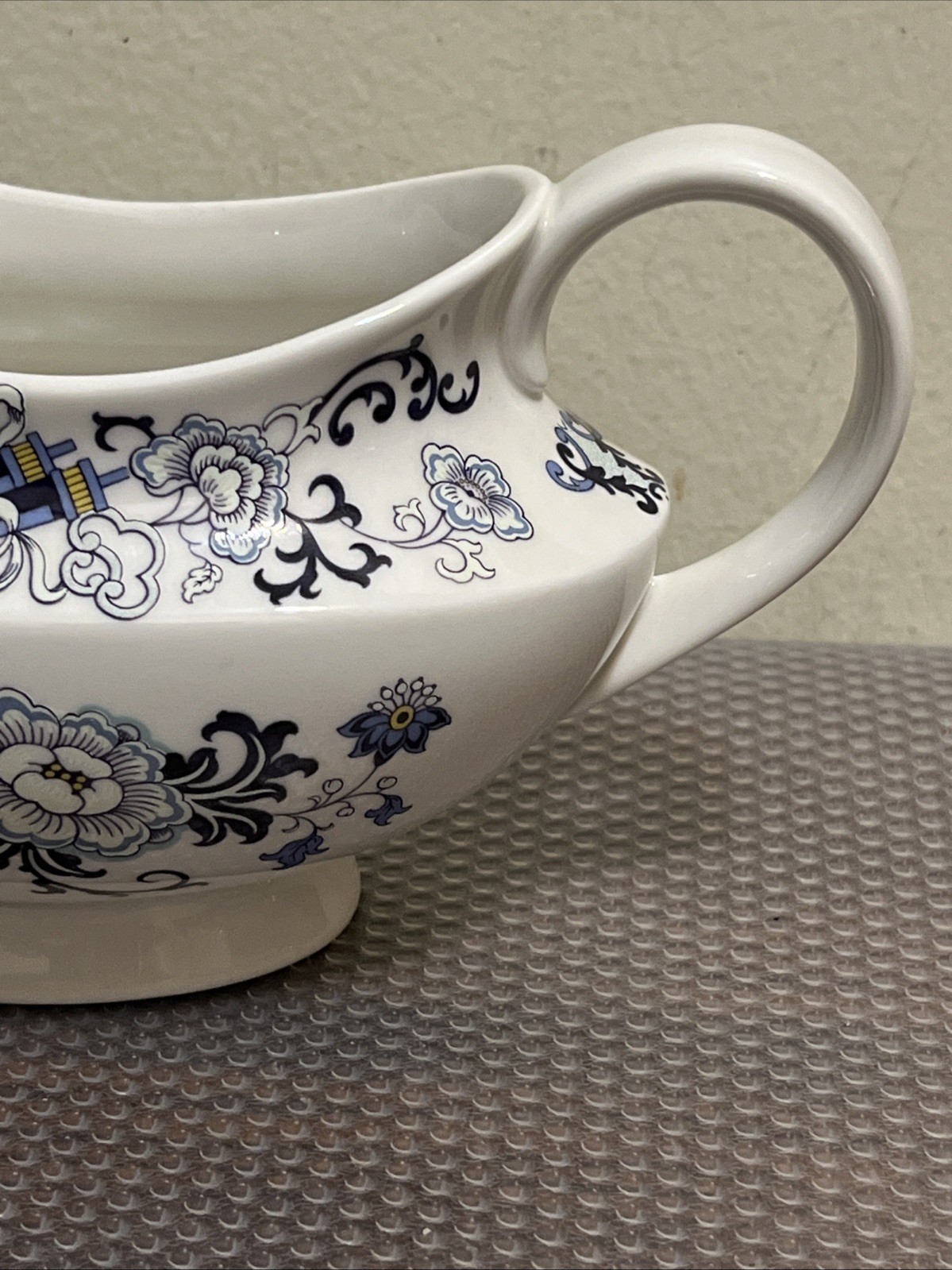 Royal Doulton NANKIN Gravy Boat & Underplate – TC 1091