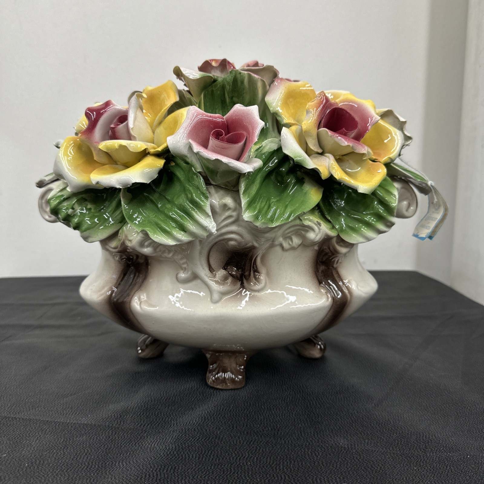 MCM Capodimonte Roses Porcelain Floral Italian Centerpiece XL Size Made in Italy