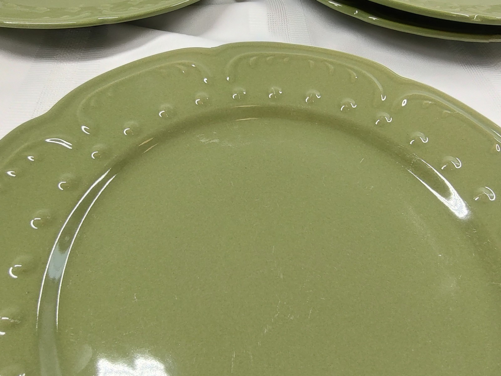 Candice Collection Dinner Plates Elegant Dining Avocado Green Embossed Lot of 4