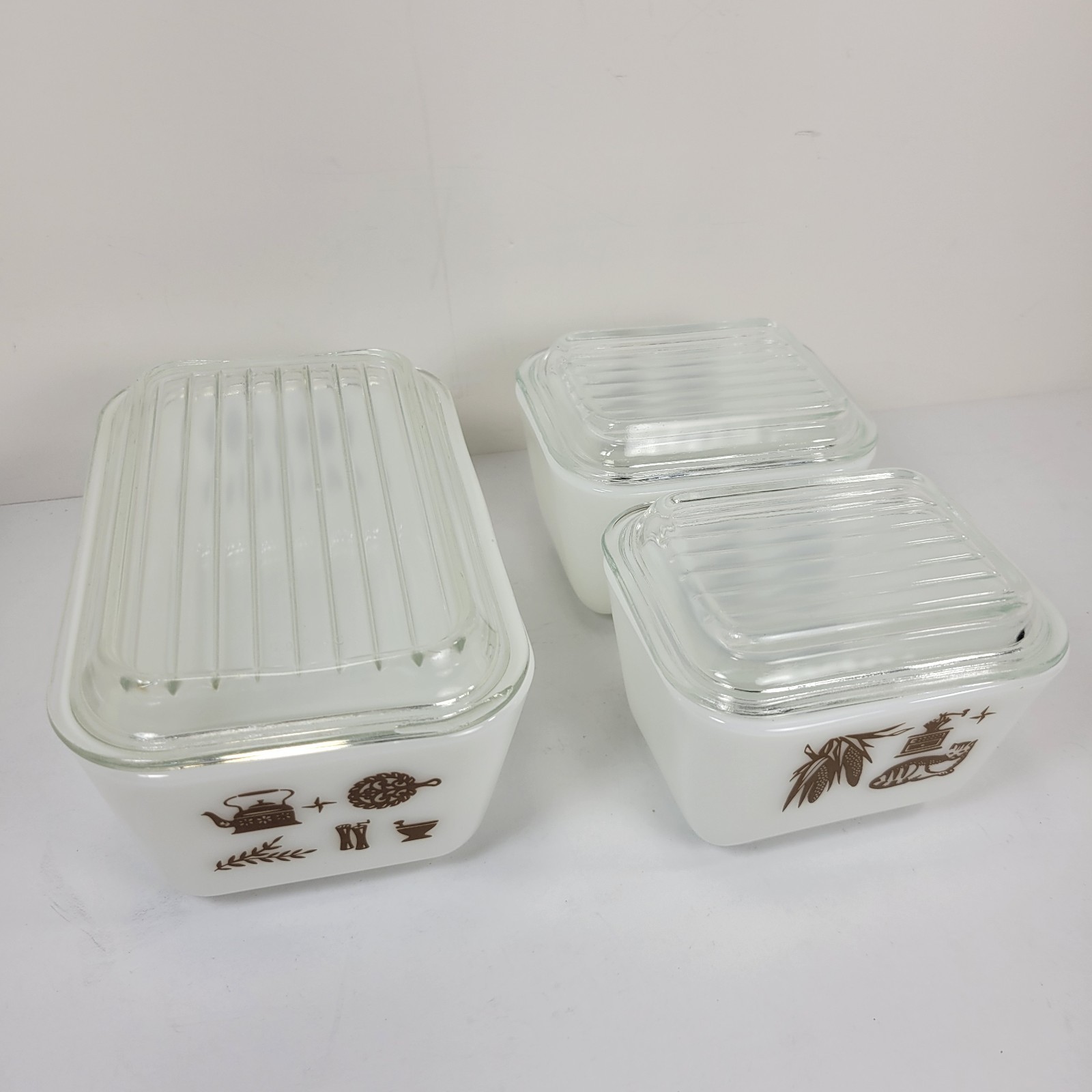 Vintage Pyrex Early American Pattern Refrigerator Set 3 Dishes w/Lids 501 & 502