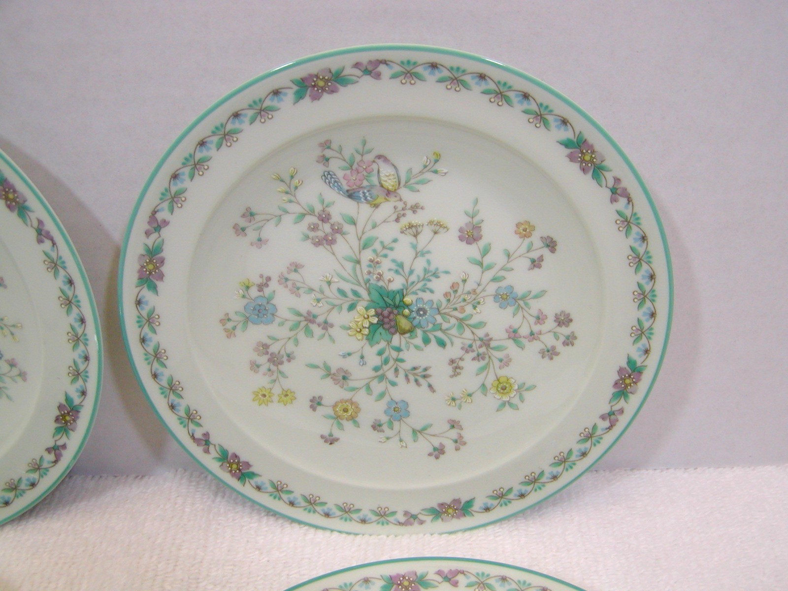 4 NORITAKE PARADISE 6-1/4″ BREAD/BUTTER DESSERT PLATES