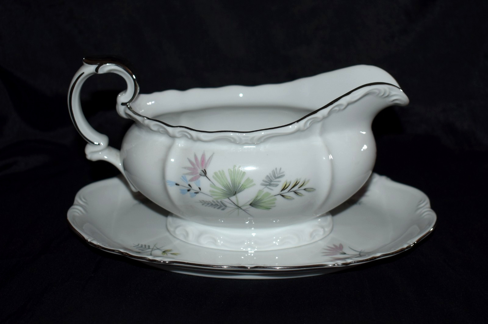 Vintage EDELSTEIN Maria Theresa Bavaria Germany Gravy Boat 1962 3