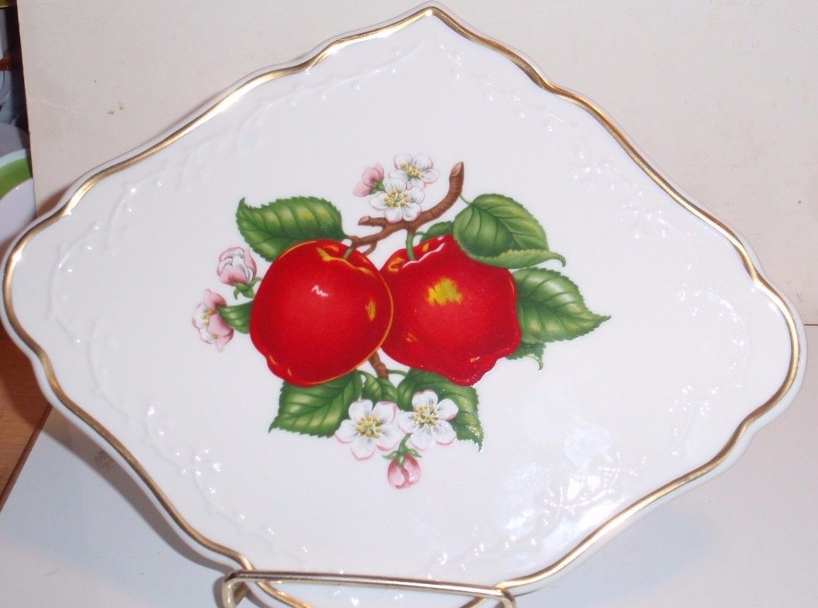 1992 THE LENOX ORCHARD PORCELAIN TRIVETS SERIES ~ GOOD HEALTH ~ RED APPLES EUC