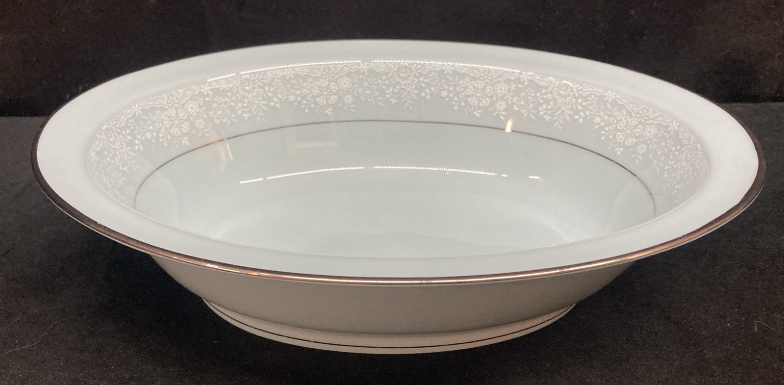 Noritake Fidelity 8003 Light Blue Oval Vegetable Bowl 10 1/8”