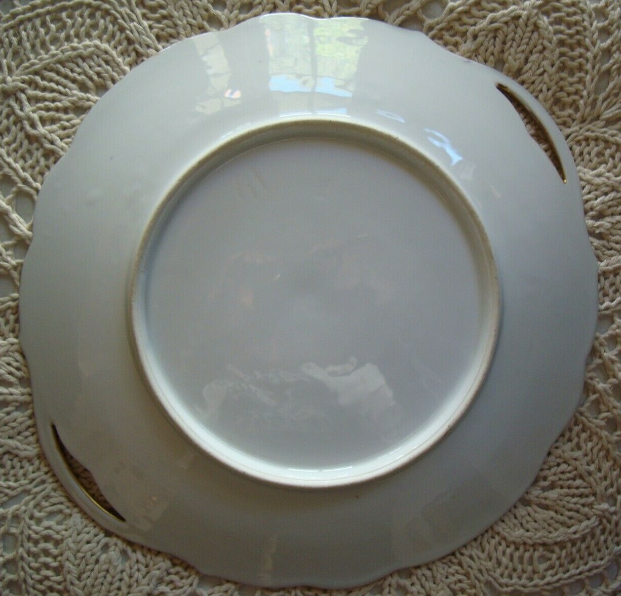 ANTIQUE HAND PAINTED UNMARKED LIMOGES CAKE PLATE, SERVING TRAY, WILD ROSES, 10″