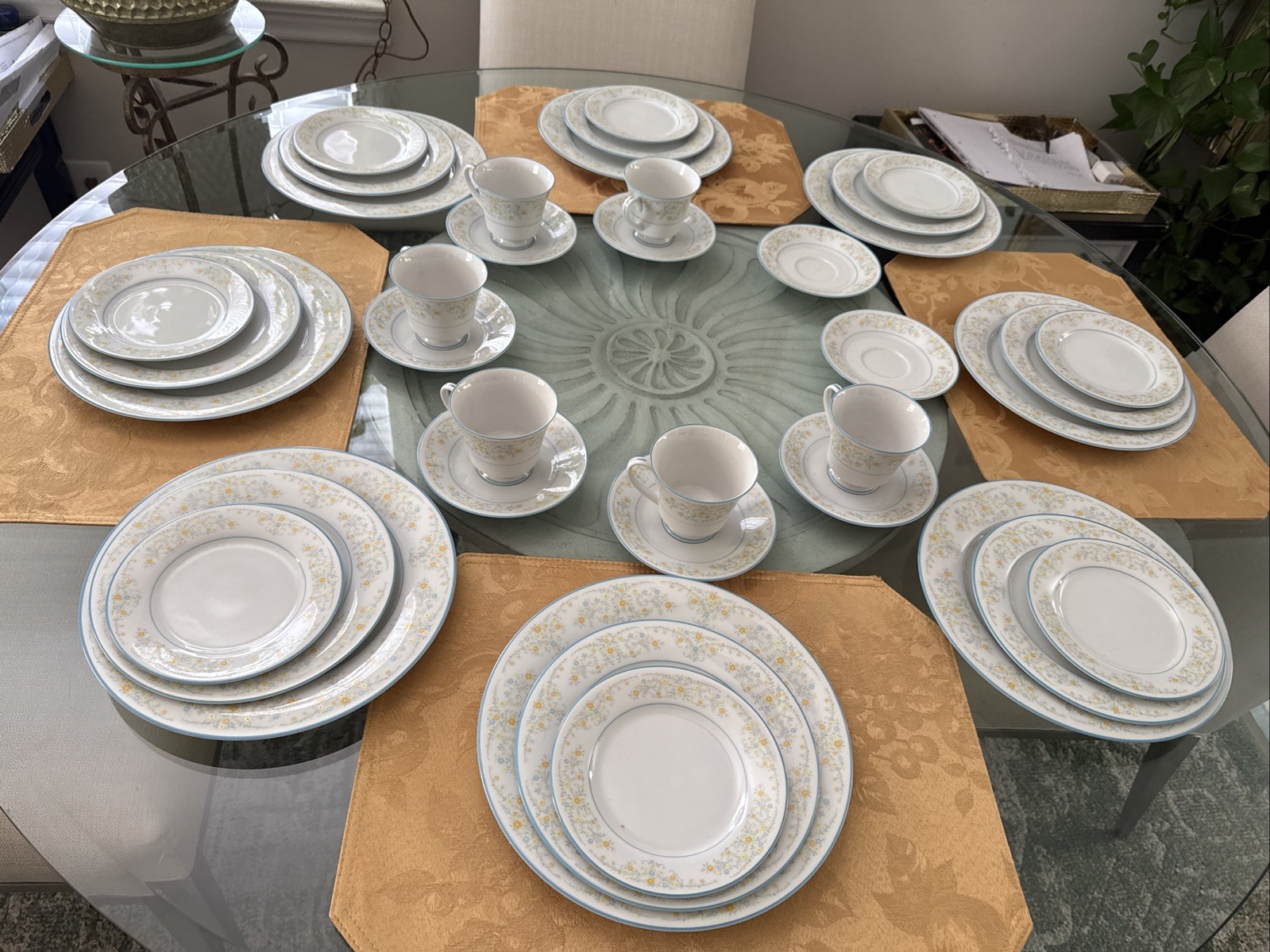Noritake Porcelain China Epic 2680 Floral Full 8 Seating Set , New 38 PCs