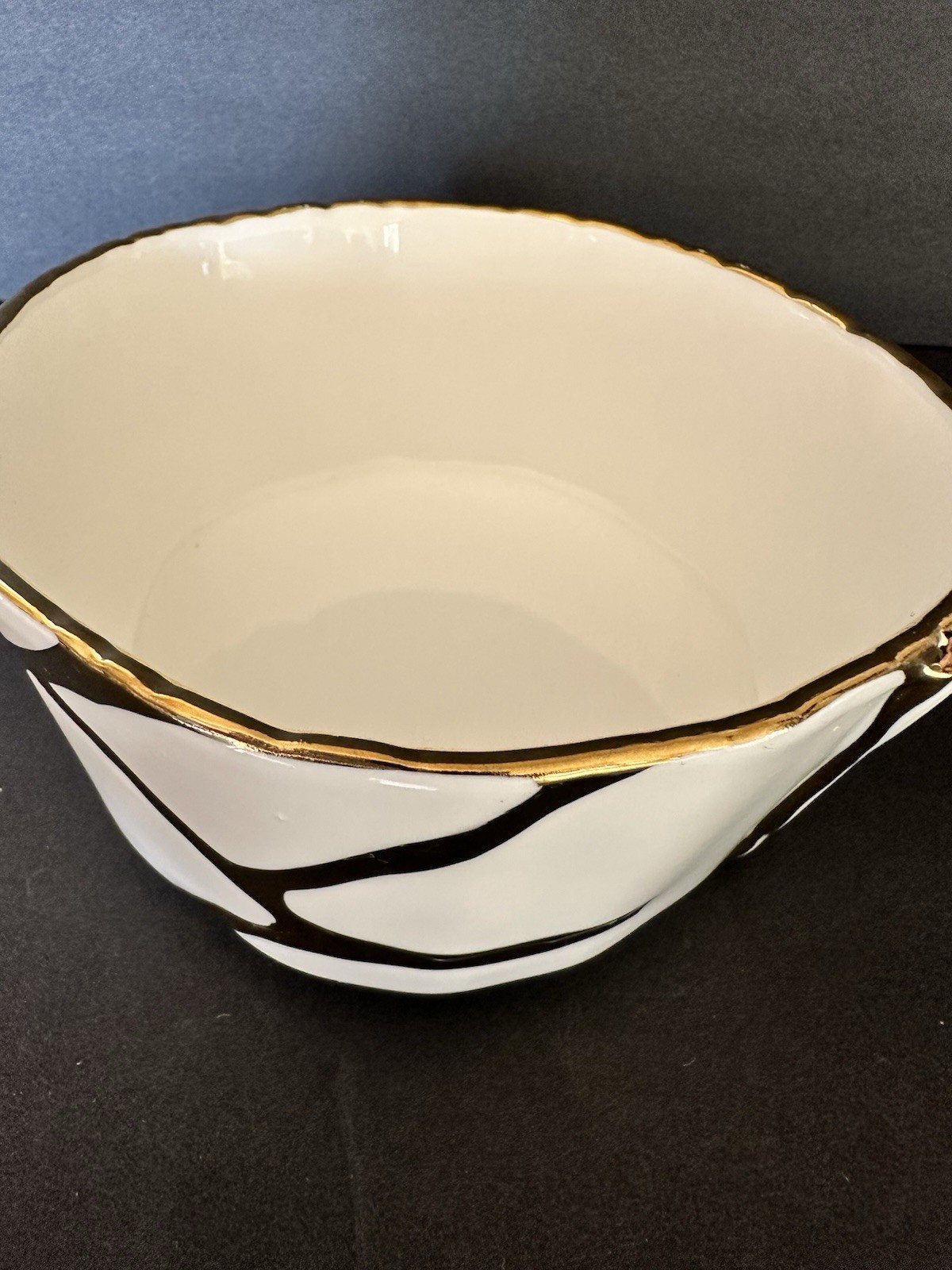 Bowl Piccole Ore Luxury Elegant Asymmetrical Kintsugi Style Design 6” Gold Trim